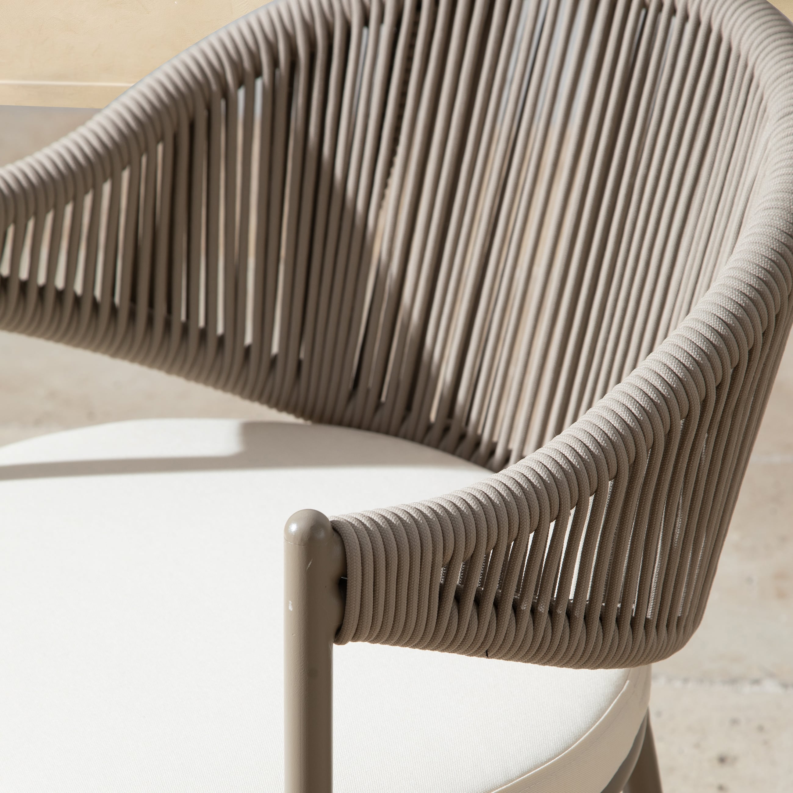 META KOLÇAKLI SANDALYESİ