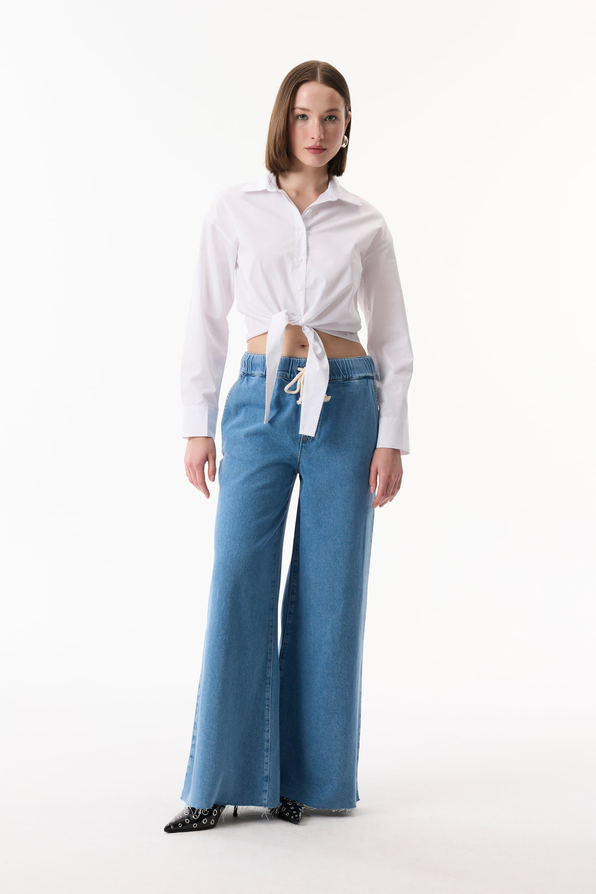 UZUN KOLLU GÖMLEK GÖRÜNÜMLÜ BAĞLAMALI BLUZ