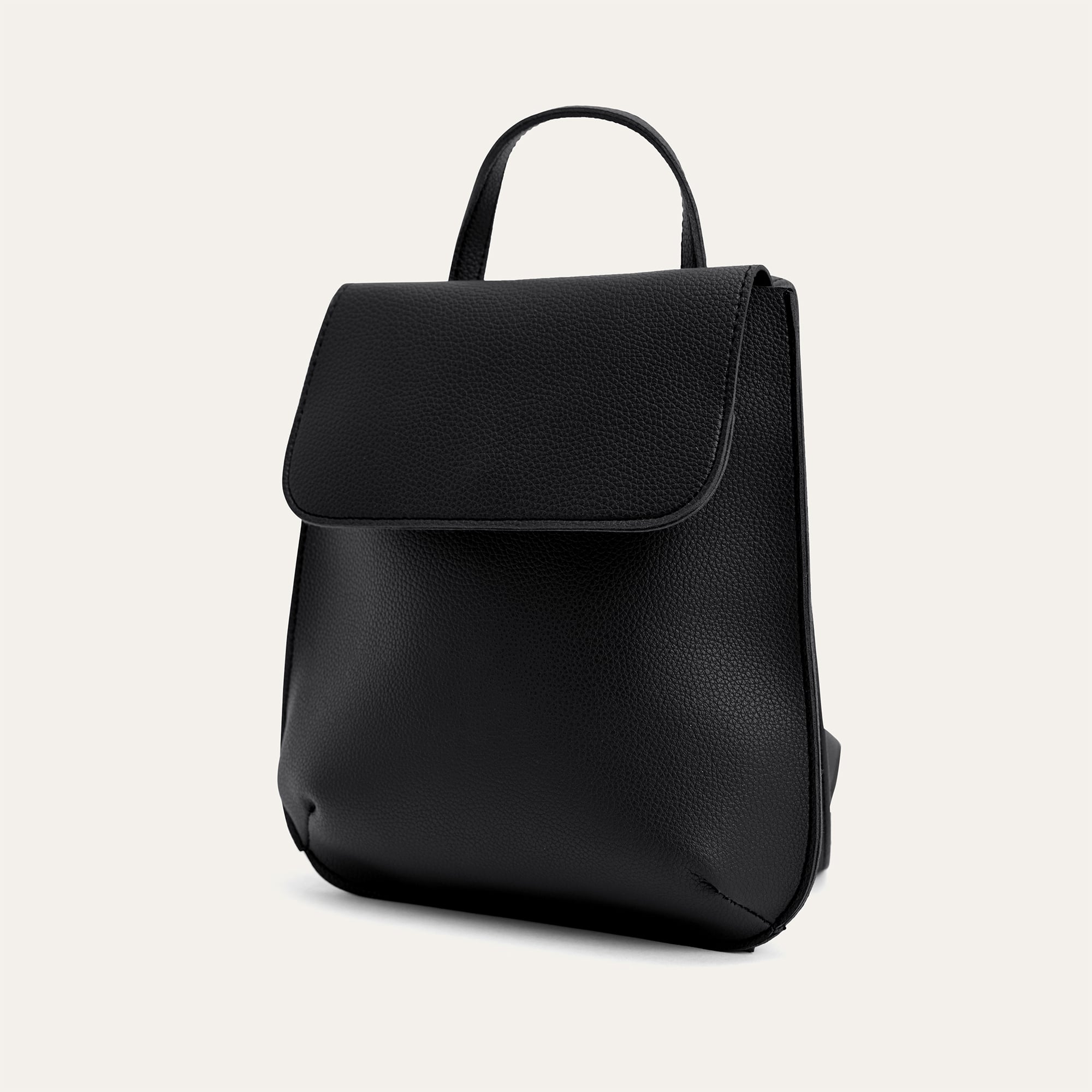 DERİ GÖRÜNÜMLÜ KAPAKLI SIRT ÇANTASI