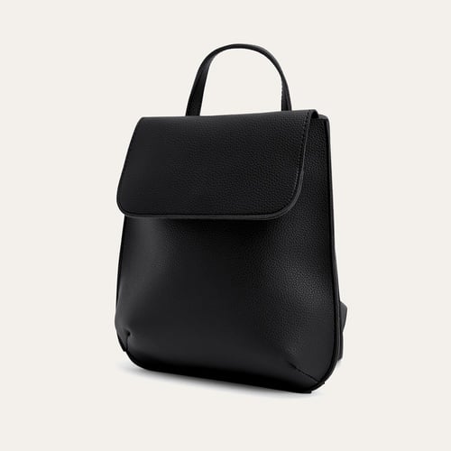 DERİ GÖRÜNÜMLÜ KAPAKLI SIRT ÇANTASI