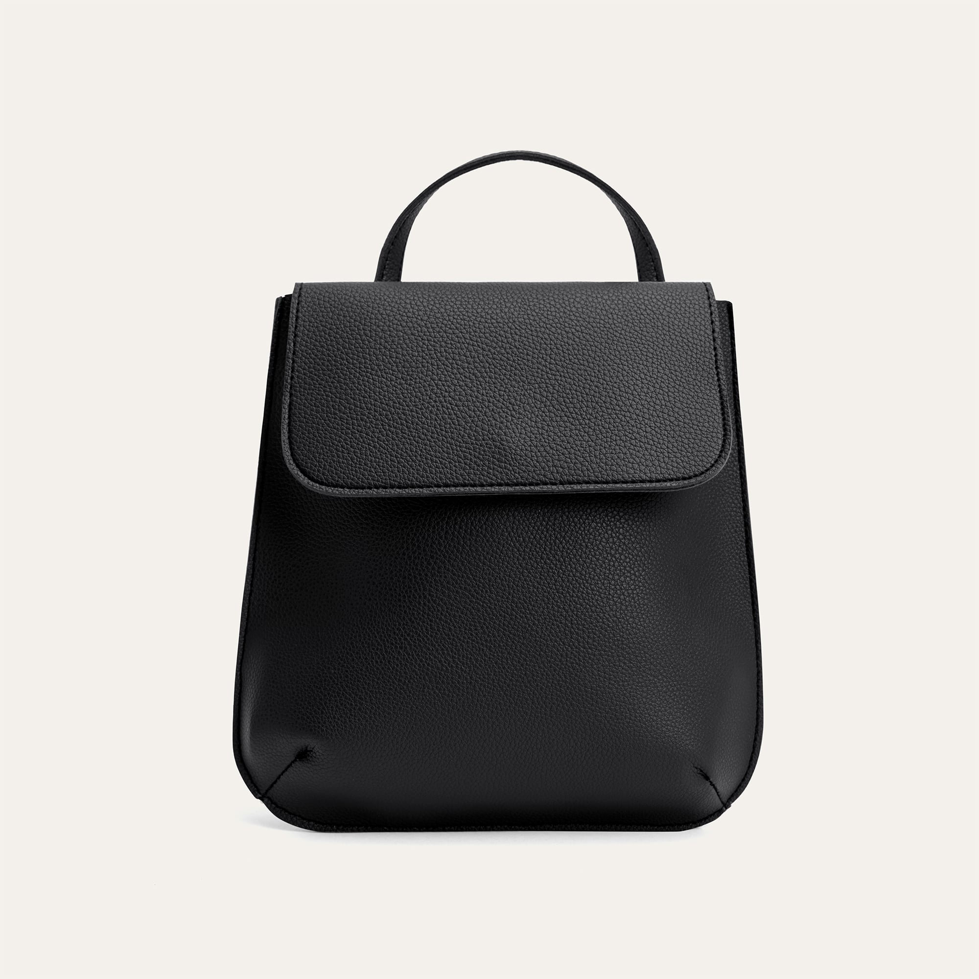 DERİ GÖRÜNÜMLÜ KAPAKLI SIRT ÇANTASI