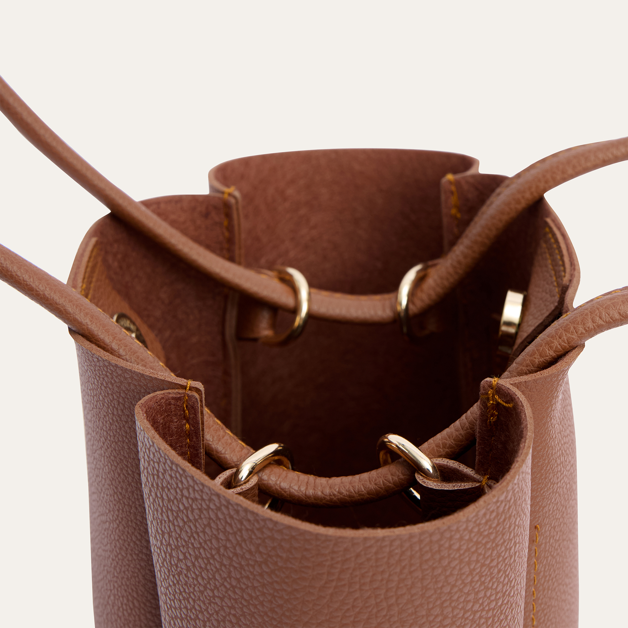 DERİ GÖRÜNÜMLÜ EL ÇANTASI