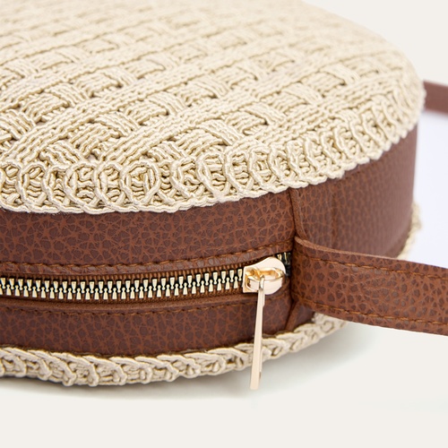  DOKULU OMUZ ÇANTASI