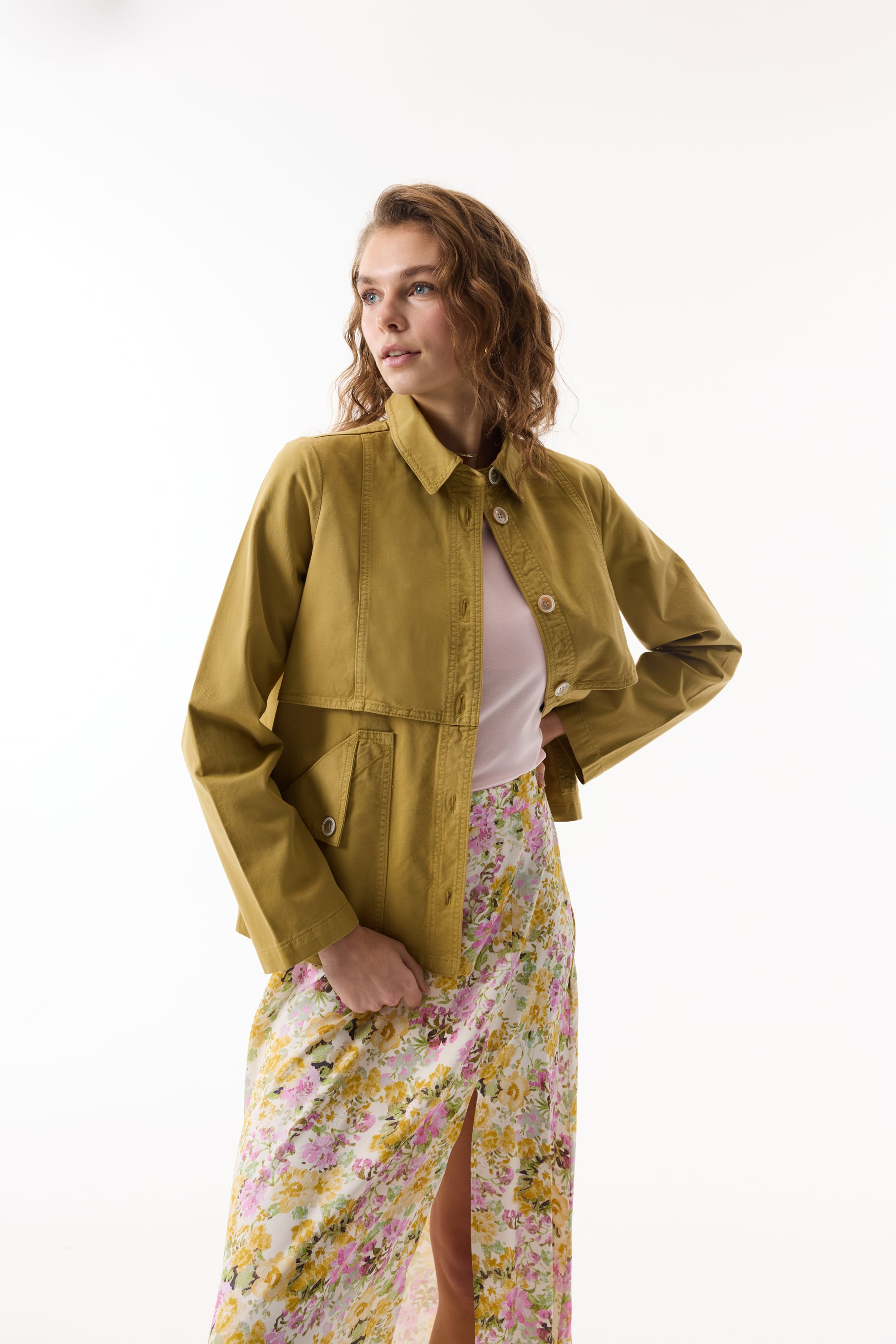 BÜYÜK CEPLİ DÜĞMELİ CEKET