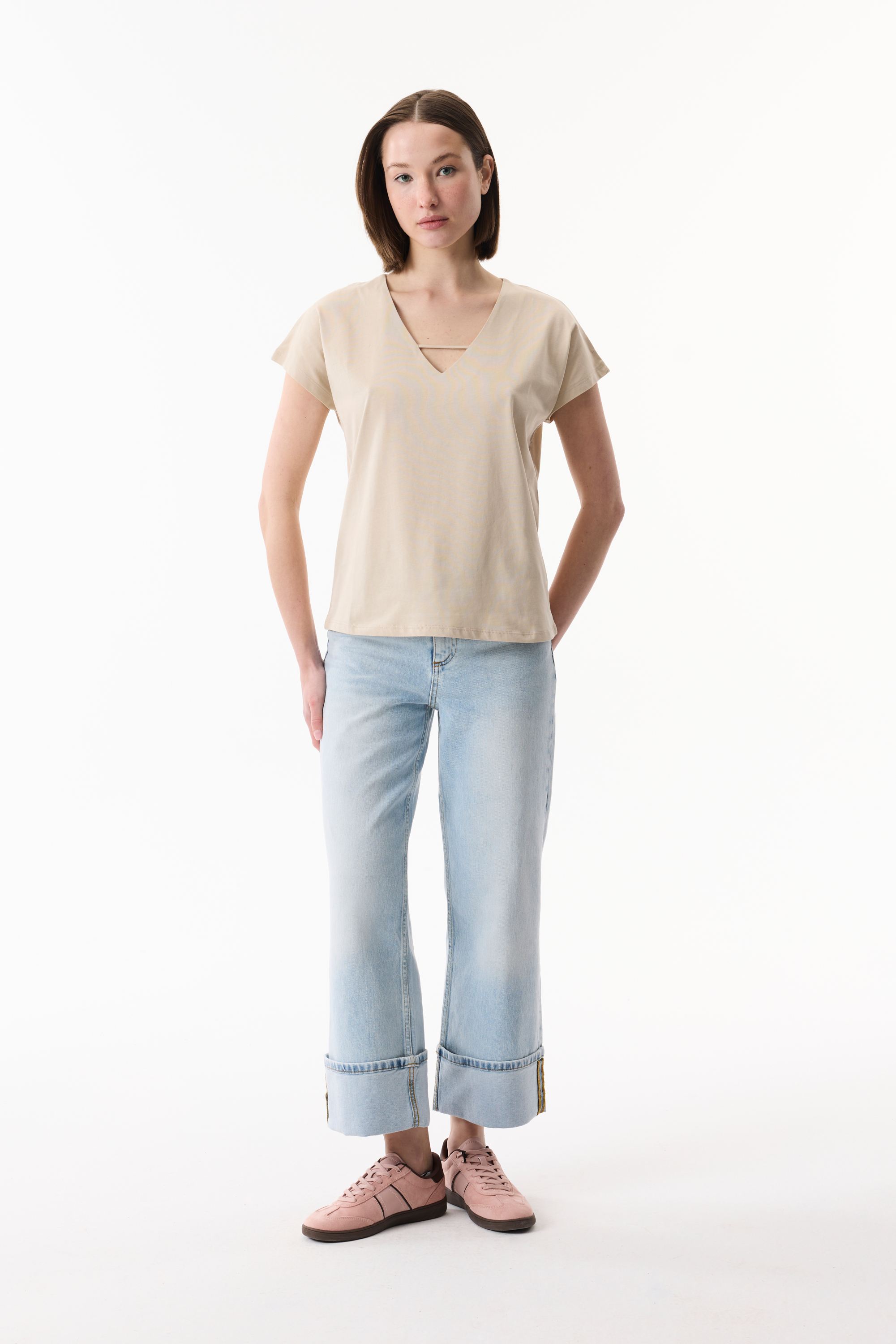 V YAKA LOOSE FIT KISA KOLLU T-SHIRT