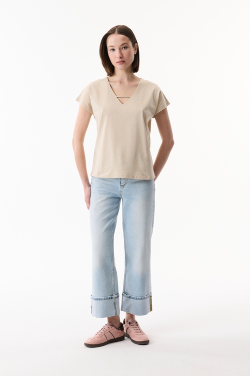  V YAKA LOOSE FIT KISA KOLLU T-SHIRT