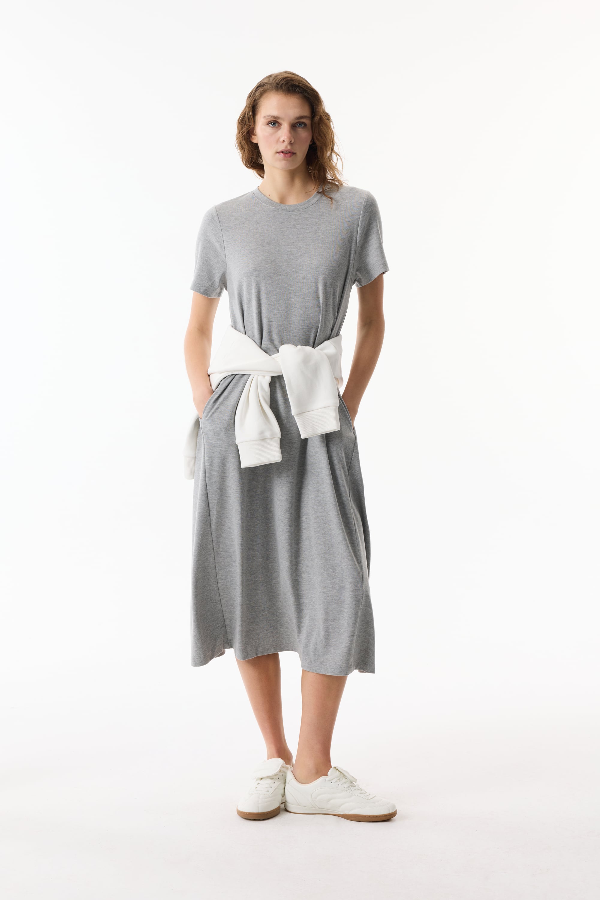 A KESİM KISA KOLLU MİDİ ELBİSE