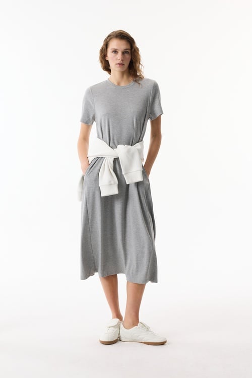  A KESİM KISA KOLLU MİDİ ELBİSE