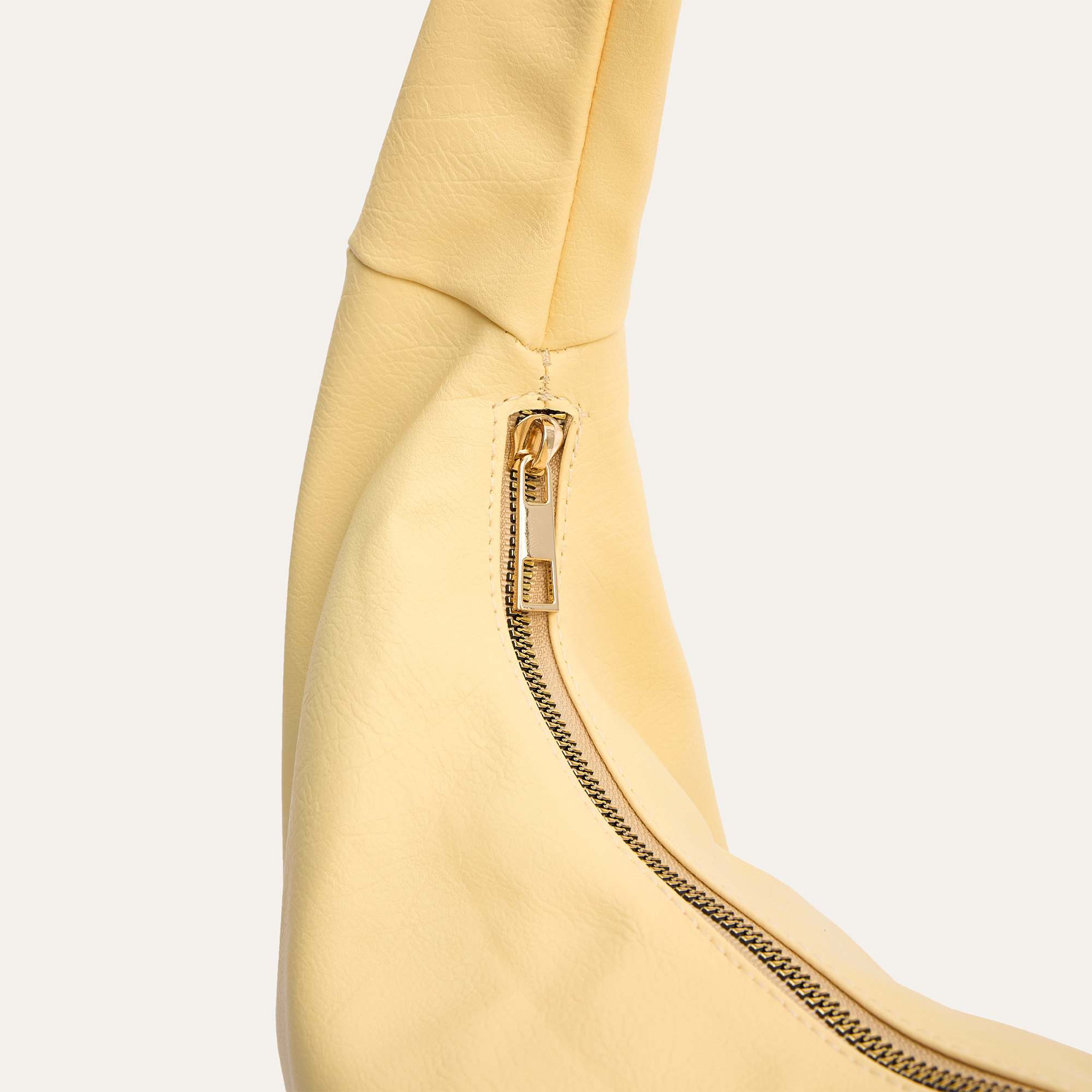 KIRIŞIK DERİ GÖRÜNÜMLÜ EL ÇANTASI