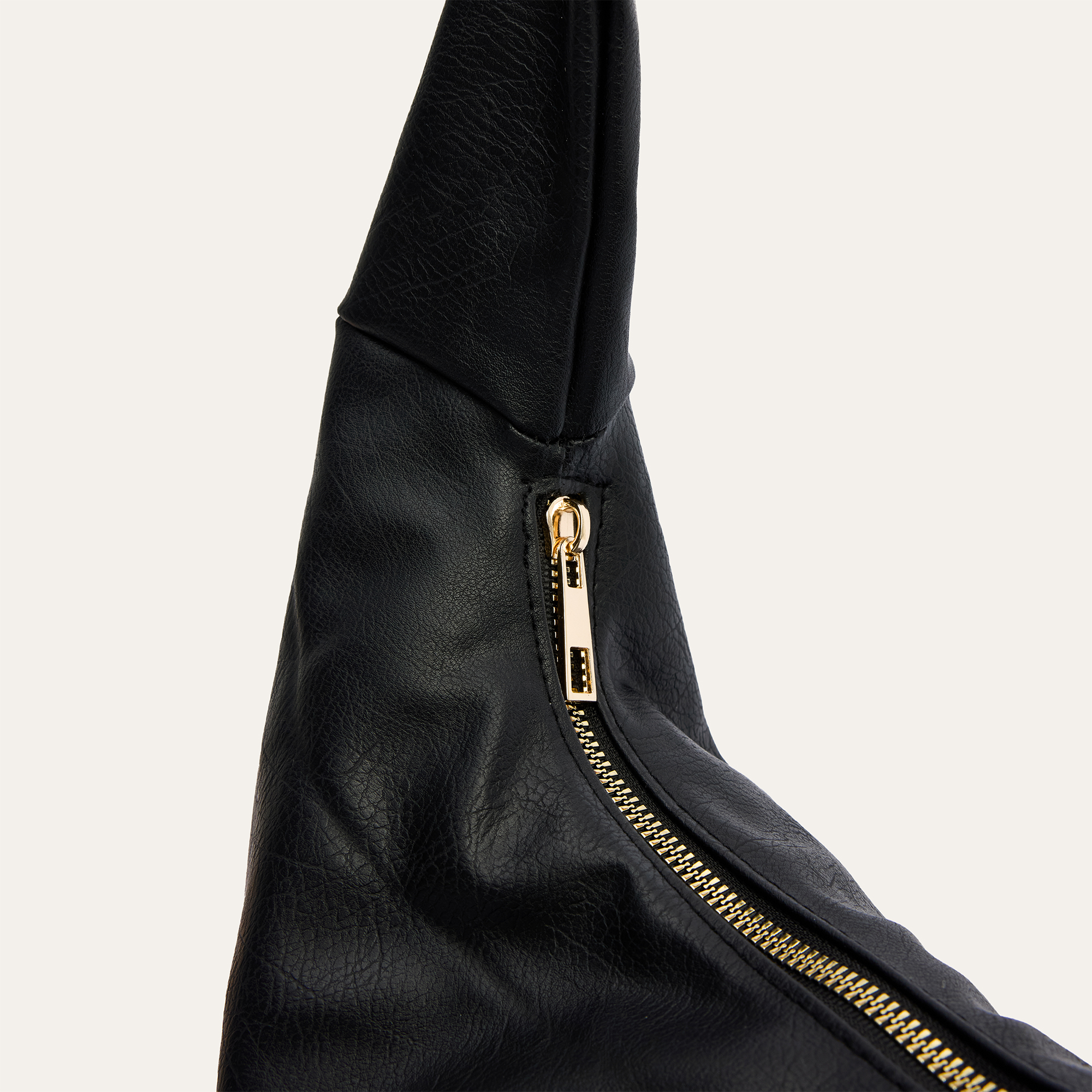 KIRIŞIK DERİ GÖRÜNÜMLÜ EL ÇANTASI