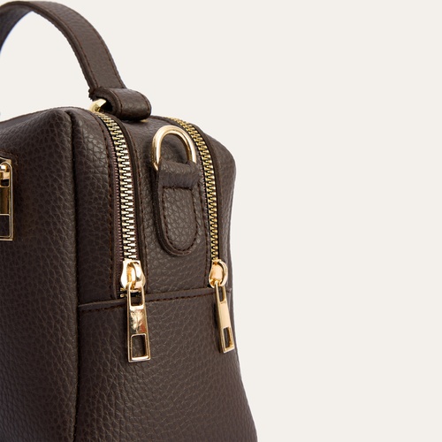  DERİ GÖRÜNÜMLÜ OMUZ ÇANTASI