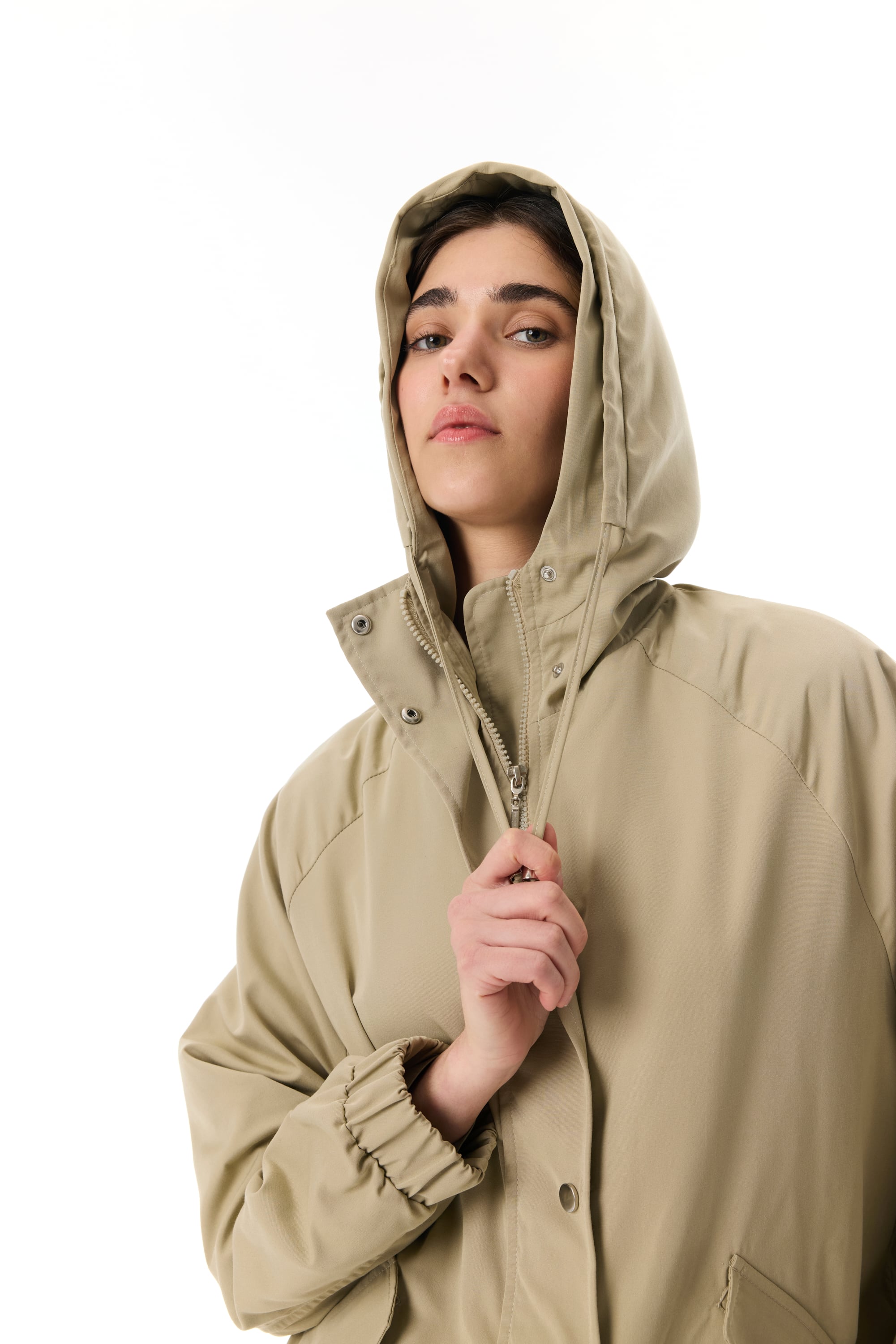 KAPÜŞONLU KISA PARKA