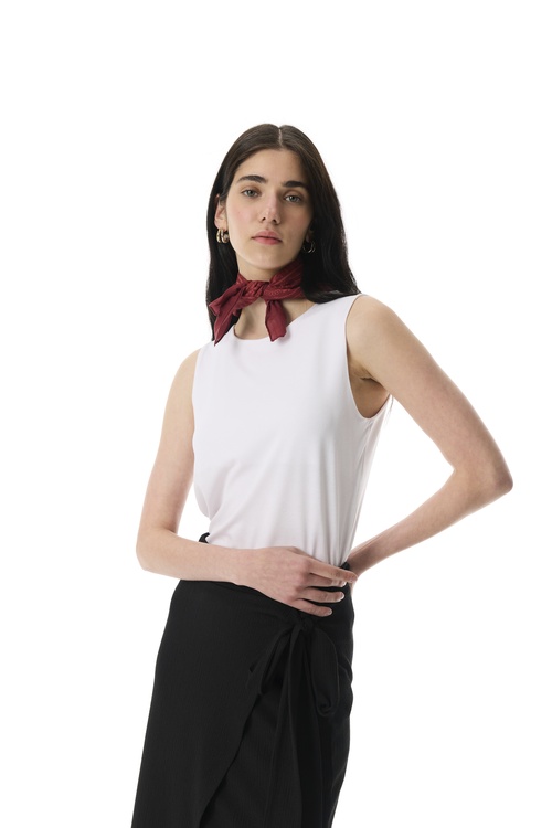  BİSİKLET YAKA KOLSUZ BLUZ