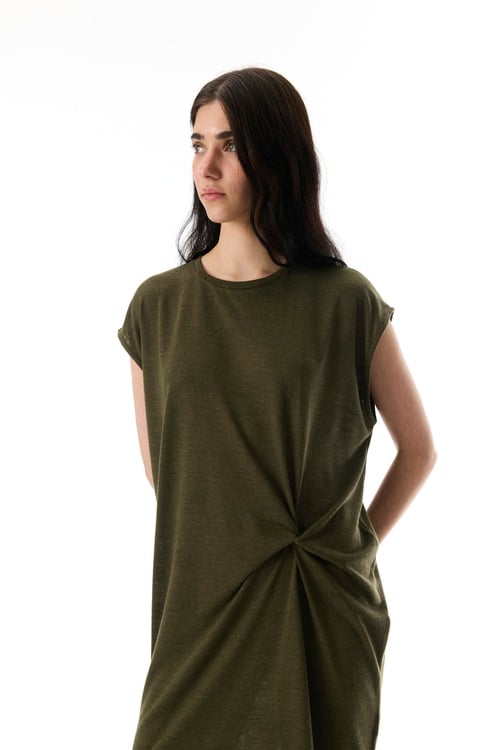  DÜĞÜM DETAYLI YIRTMAÇLI MİDİ ELBİSE