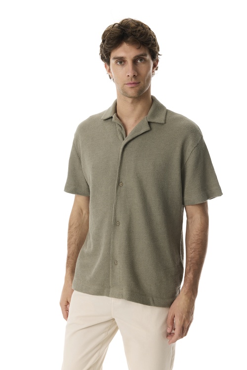  LOOSE FIT KISA KOLLU ÖRME GÖMLEK