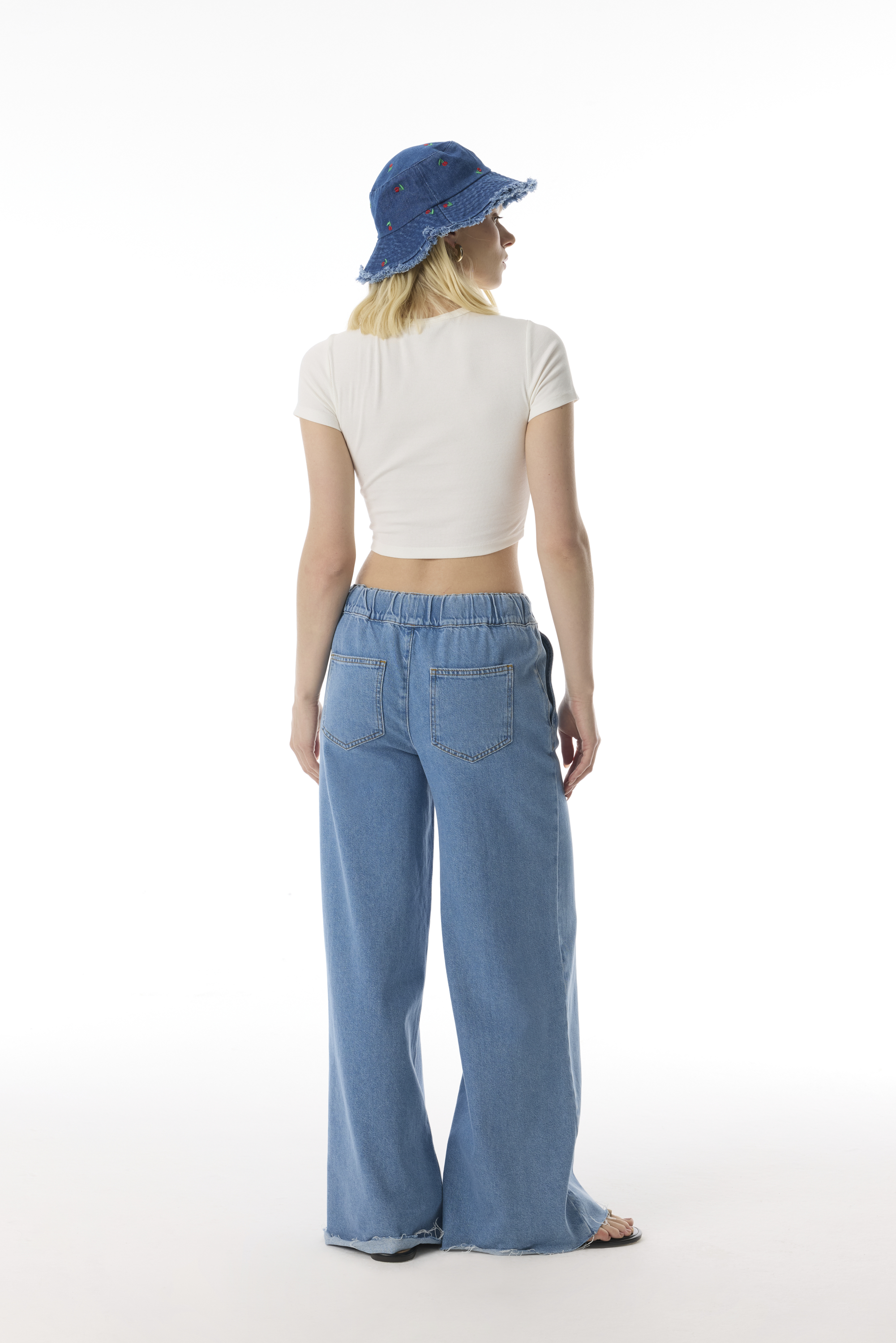 BİSİKLET YAKA CROP T-SHIRT