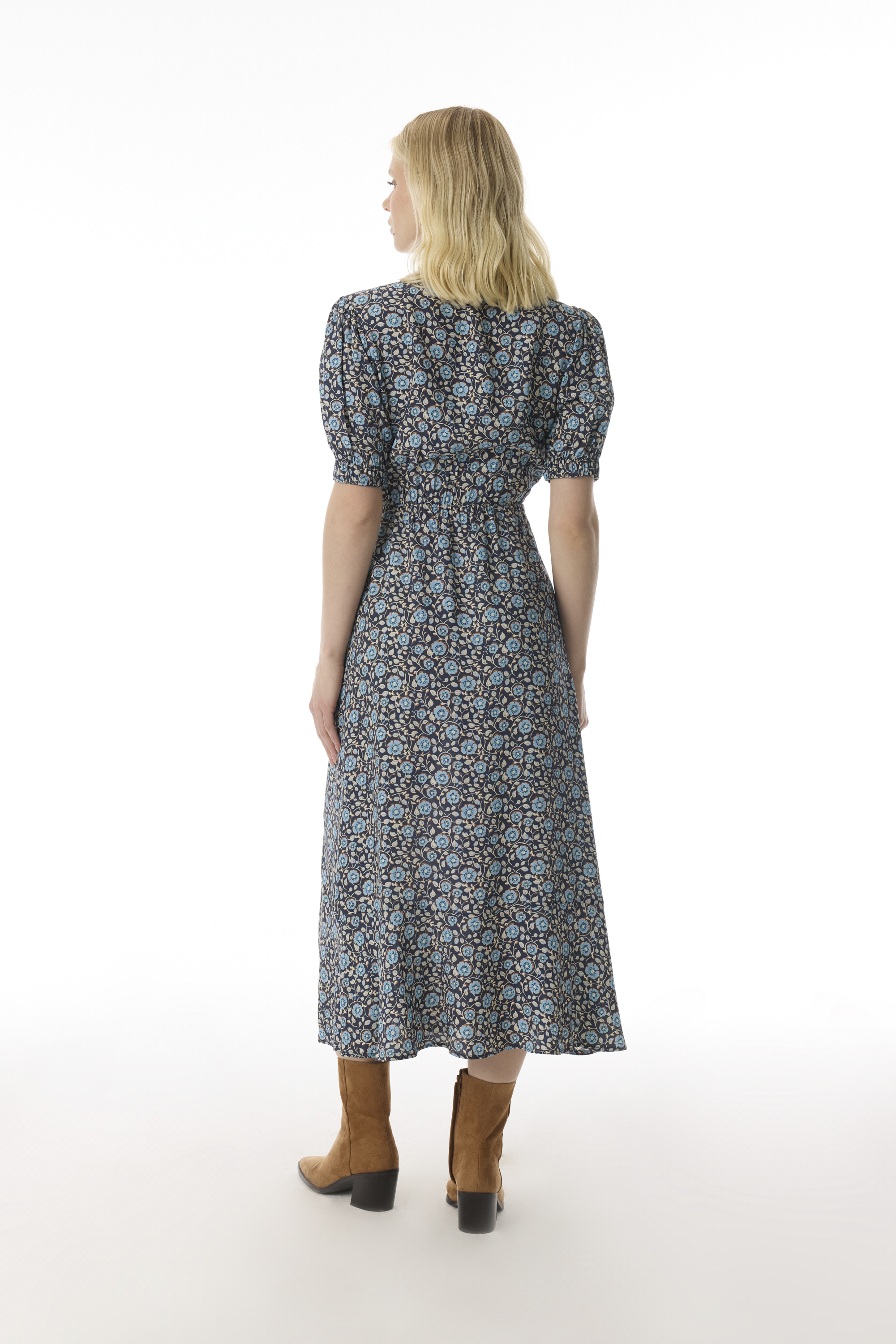 ETNİK BASKILI YIRTMAÇLI MİDİ ELBİSE