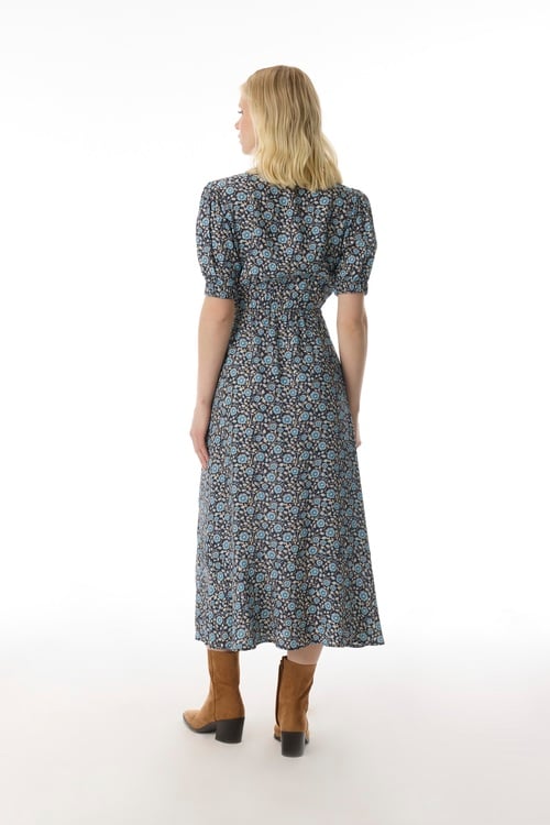  ETNİK BASKILI YIRTMAÇLI MİDİ ELBİSE