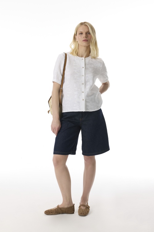  DOKULU GÖMLEK GÖRÜNÜMLÜ KISA KOLLU BLUZ