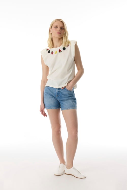  İŞLEMELİ DÜŞÜK KOL T-SHIRT