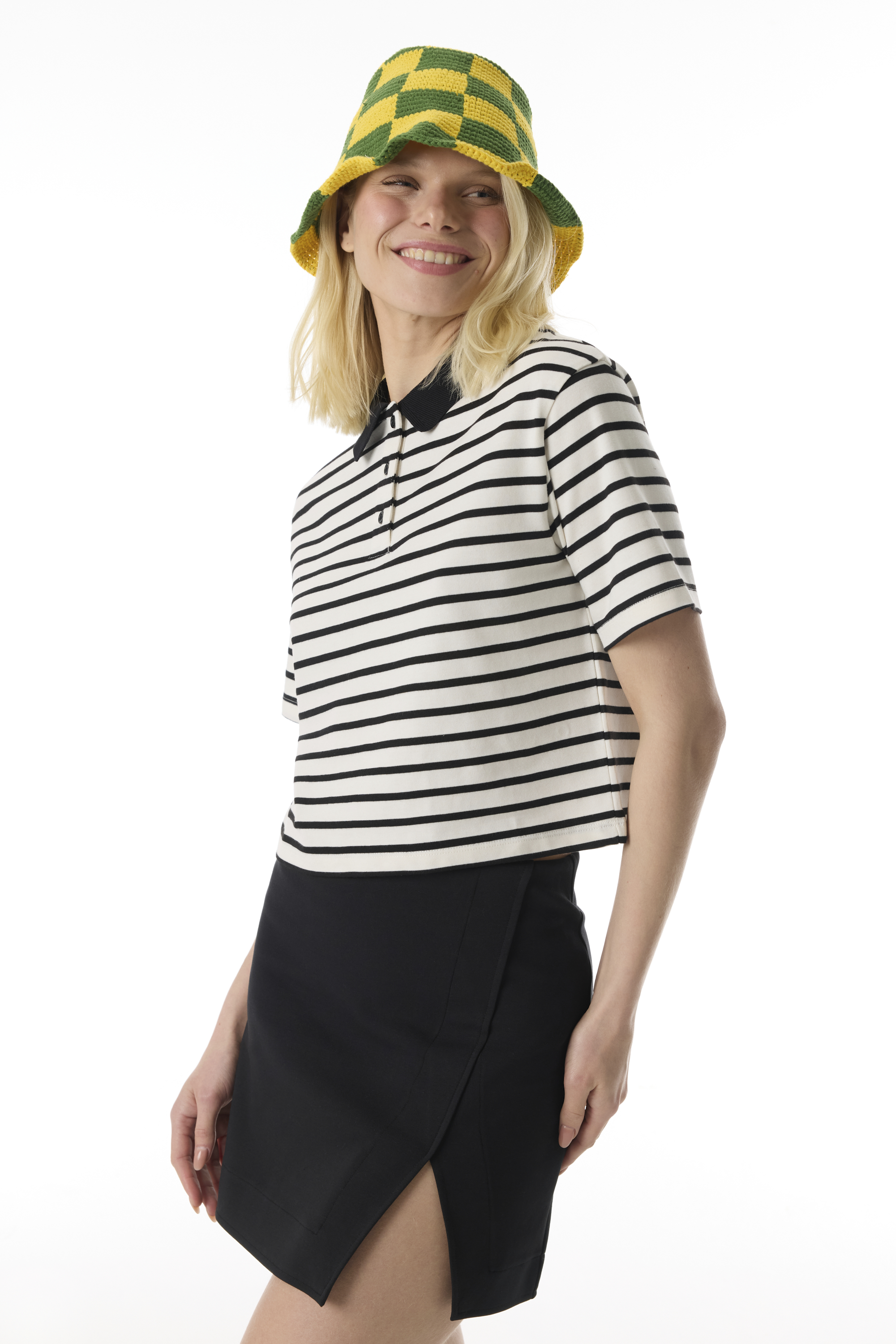 POLO YAKA ÇİZGİLİ CROP T-SHIRT