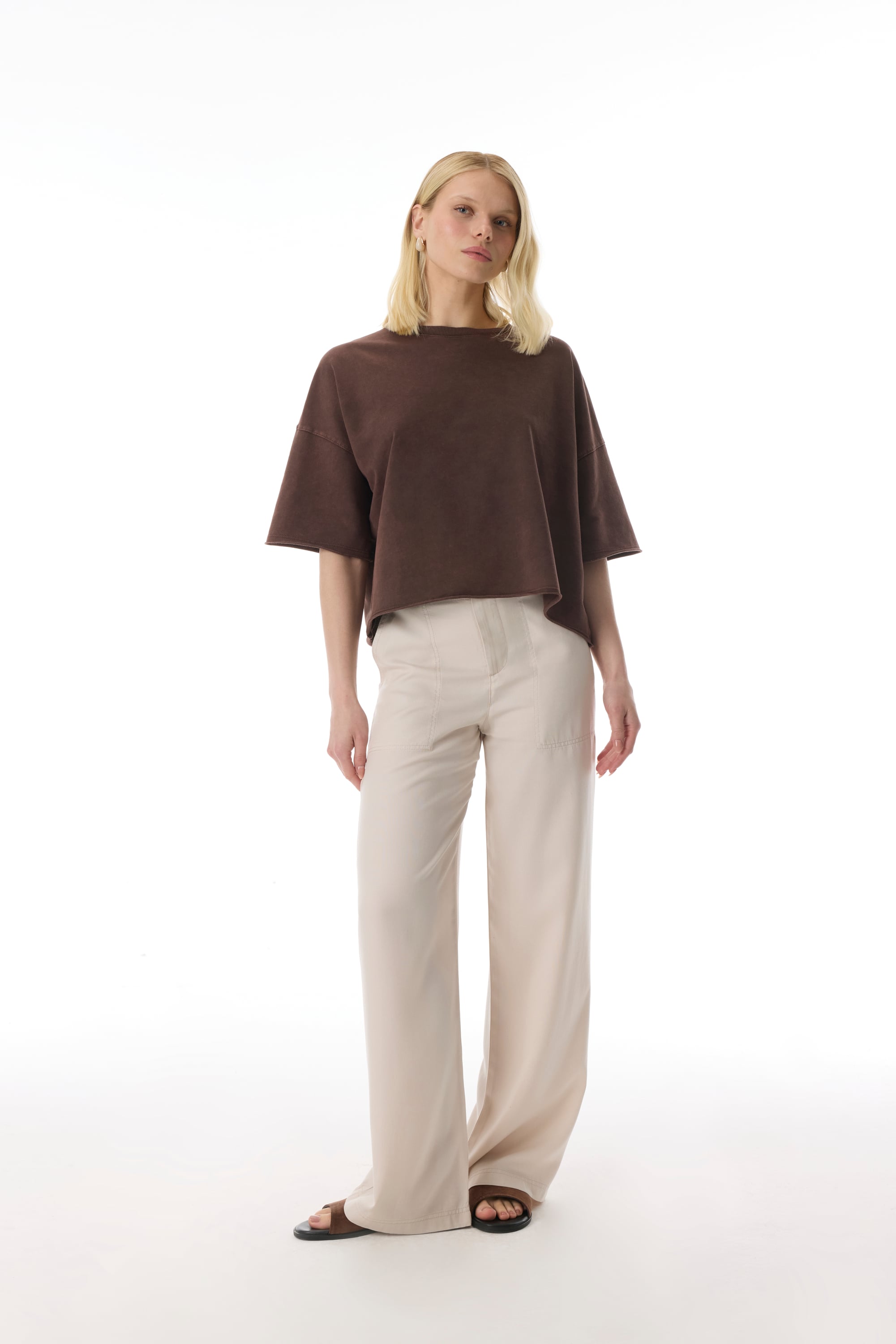 BİSİKLET YAKA CROP T-SHIRT