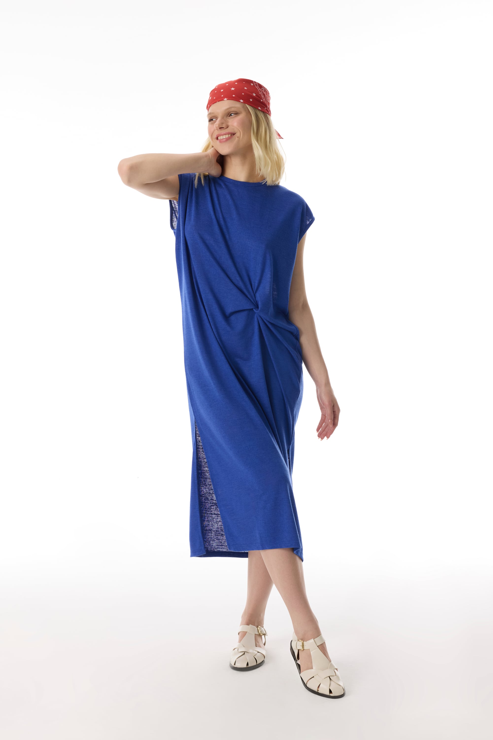 DÜĞÜM DETAYLI YIRTMAÇLI MİDİ ELBİSE