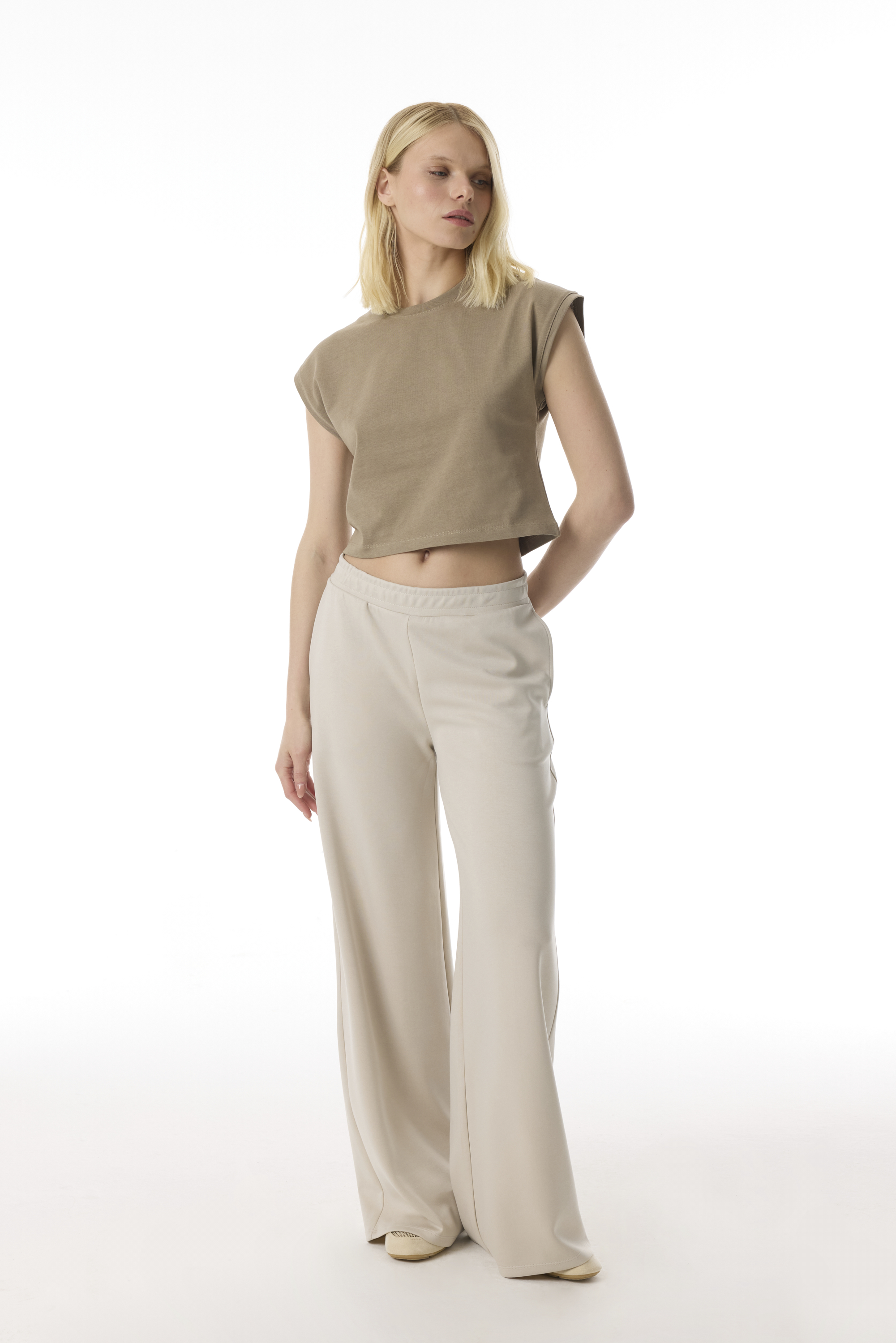 BİSİKLET YAKA CROP T-SHIRT