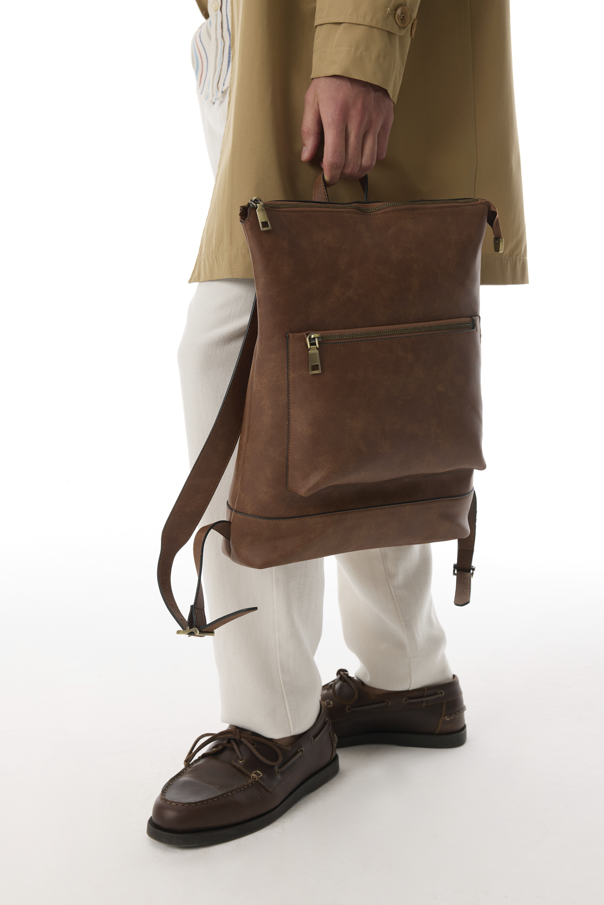 DERİ GÖRÜNÜMLÜ ÇİFT BÖLMELİ SIRT ÇANTASI