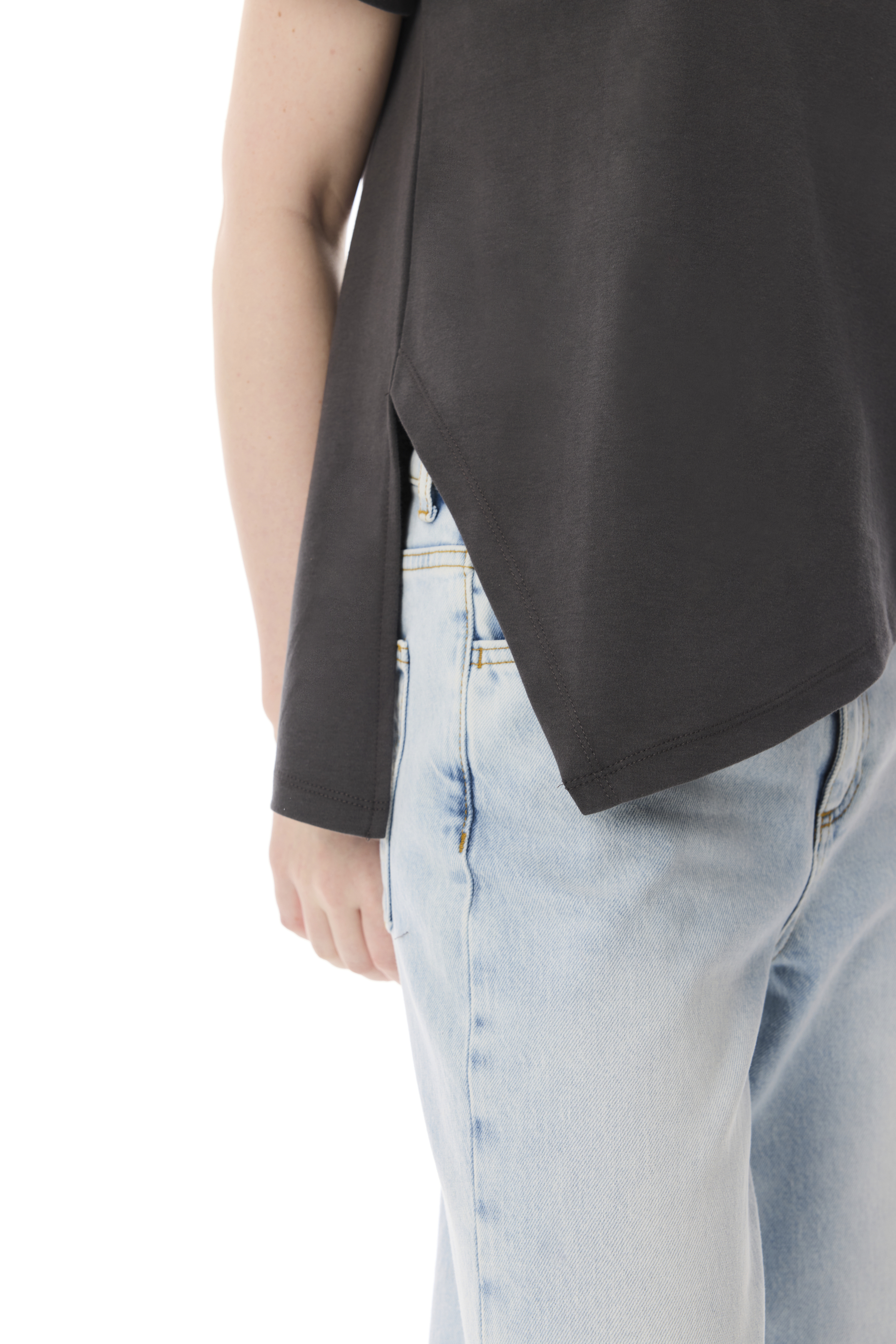 ASİMETRİK KESİM KISA KOLLU T-SHIRT