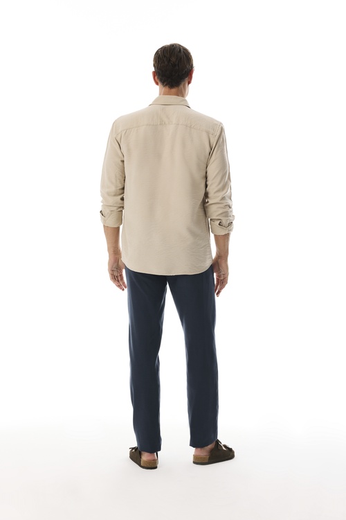  REGULAR FIT DOKULU UZUN KOLLU GÖMLEK