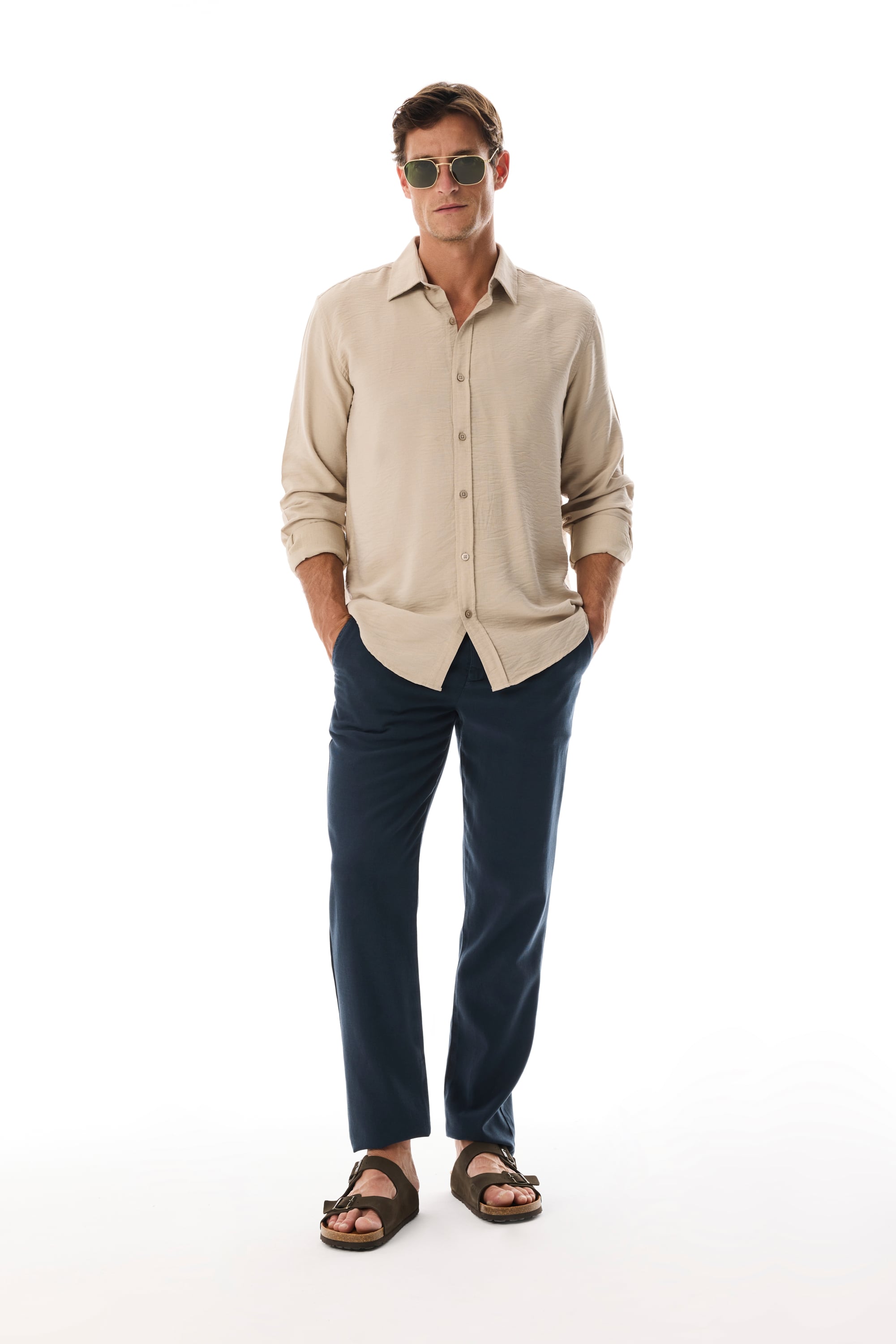 REGULAR FIT DOKULU UZUN KOLLU GÖMLEK