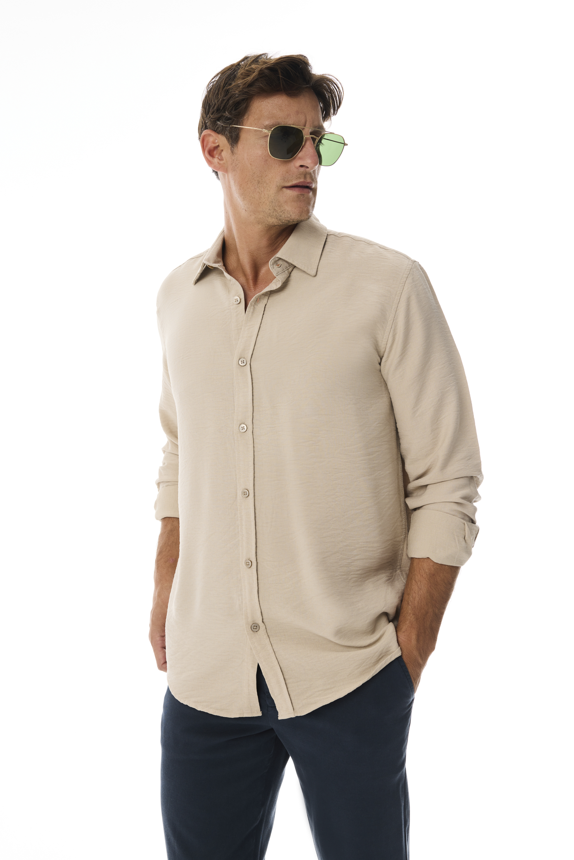 REGULAR FIT DOKULU UZUN KOLLU GÖMLEK