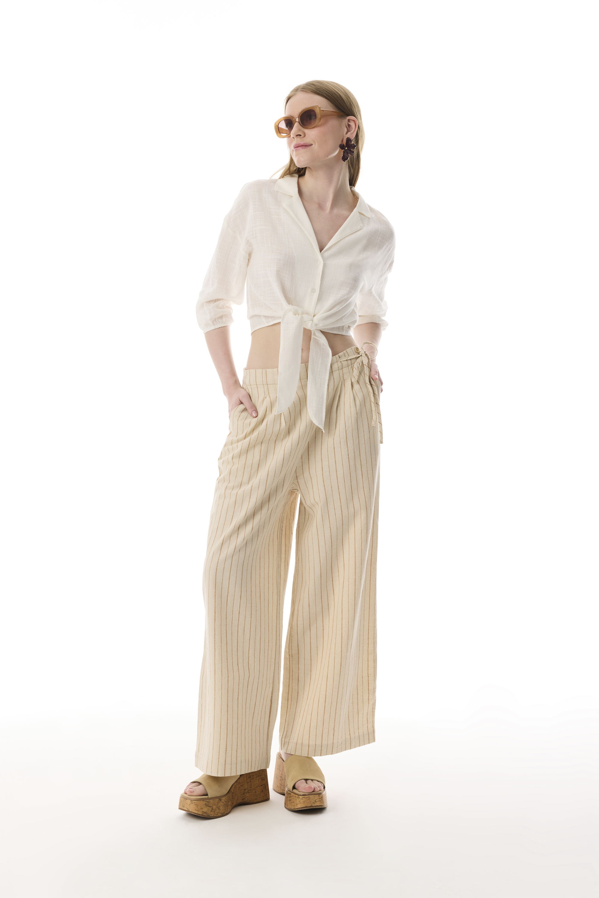 BELİ BAĞLAMALI V YAKA CROP BLUZ