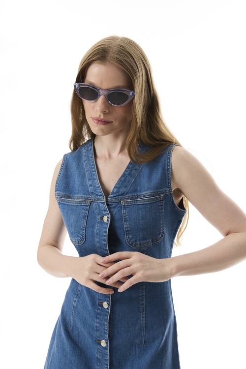  KOLSUZ MİNİ JEAN ELBİSE