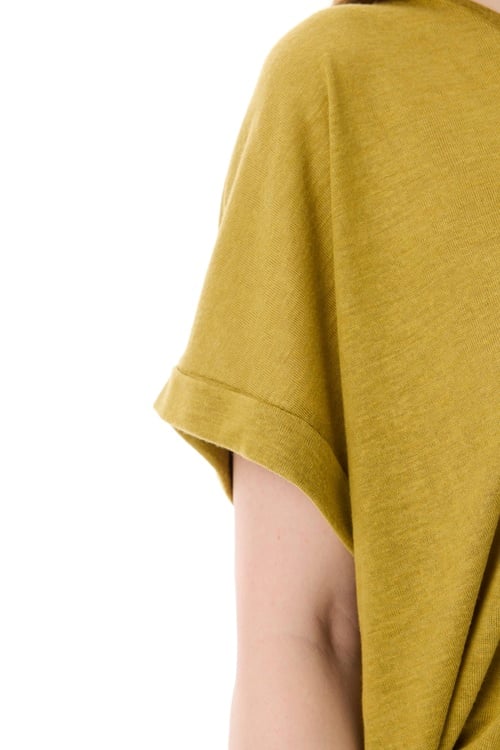  V YAKA DÜŞÜK KOL T-SHIRT