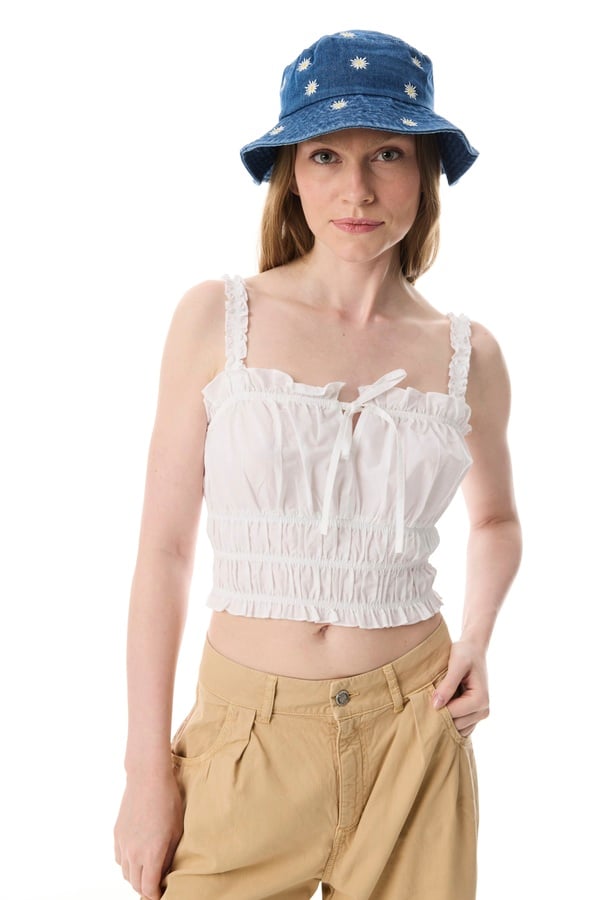 KARE YAKA FIRFIRLI KOLSUZ CROP BLUZ