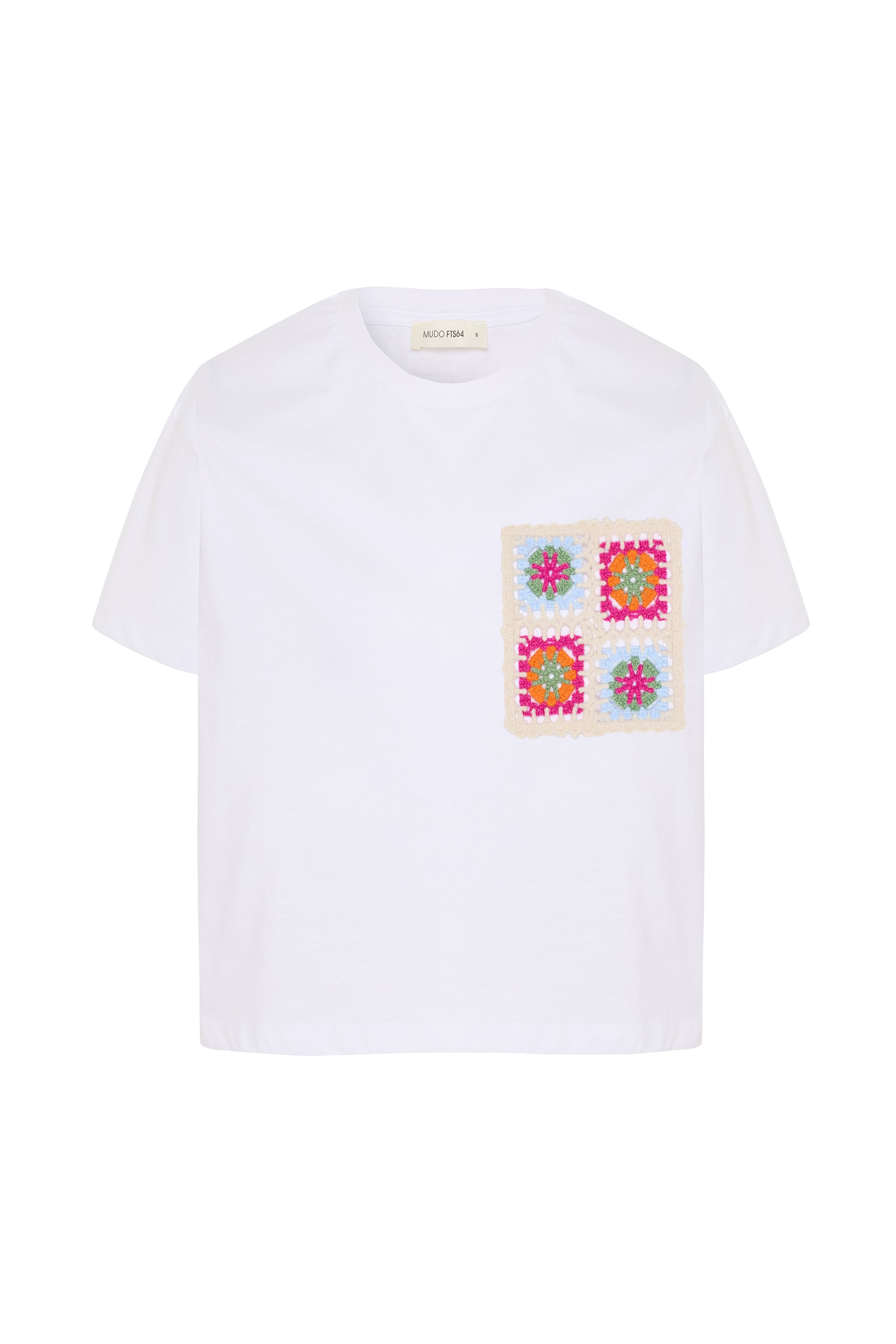 NAKIŞ DETAYLI BİSİKLET YAKA CROP T-SHIRT