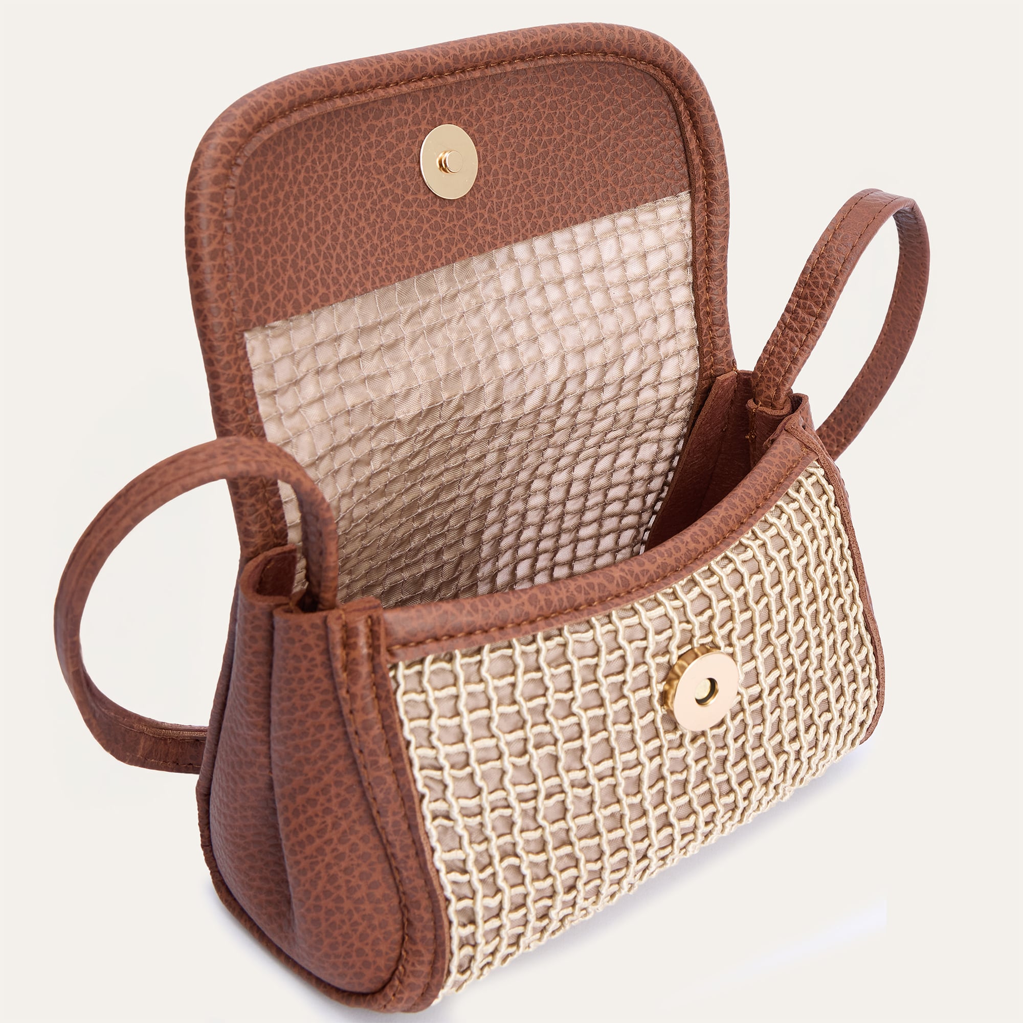 DERİ GÖRÜNÜMLÜ ÖRGÜ OMUZ ÇANTASI