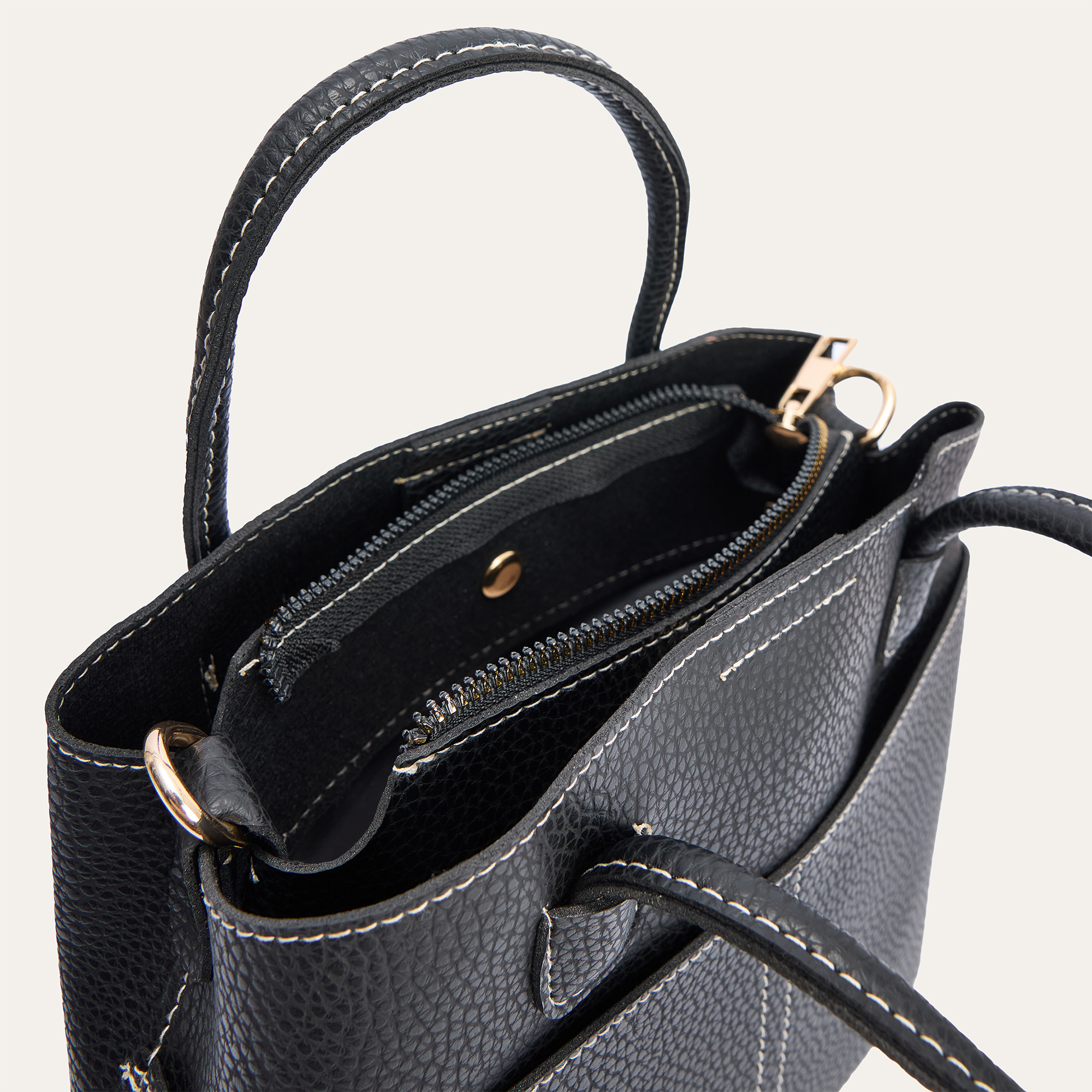 DİKİŞ DETAYLI ASKILI EL ÇANTASI