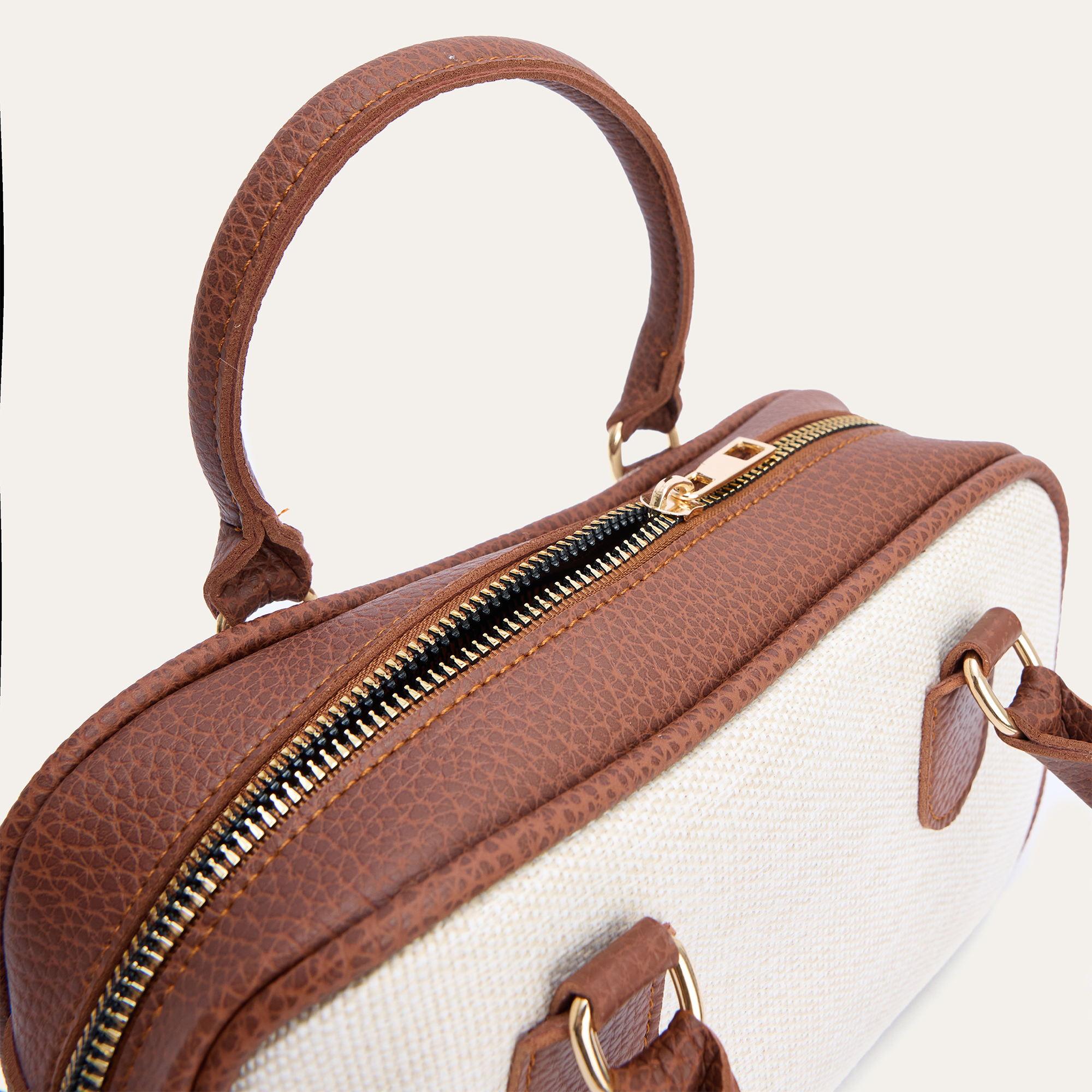 KANVAS DOKULU OMUZ ÇANTASI