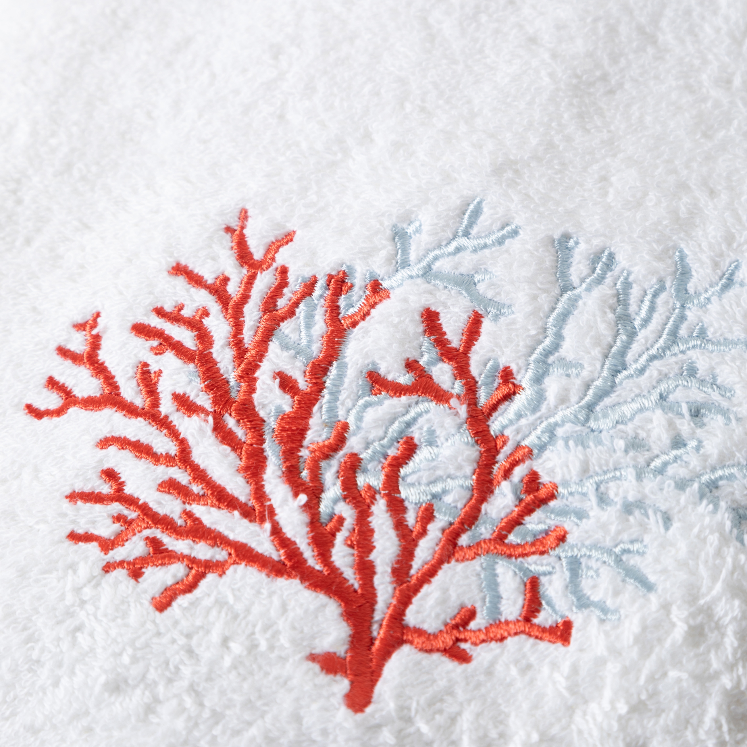 MARİN RENKLİ MERCAN NAKIŞLI HAVLU BEYAZ 50X80