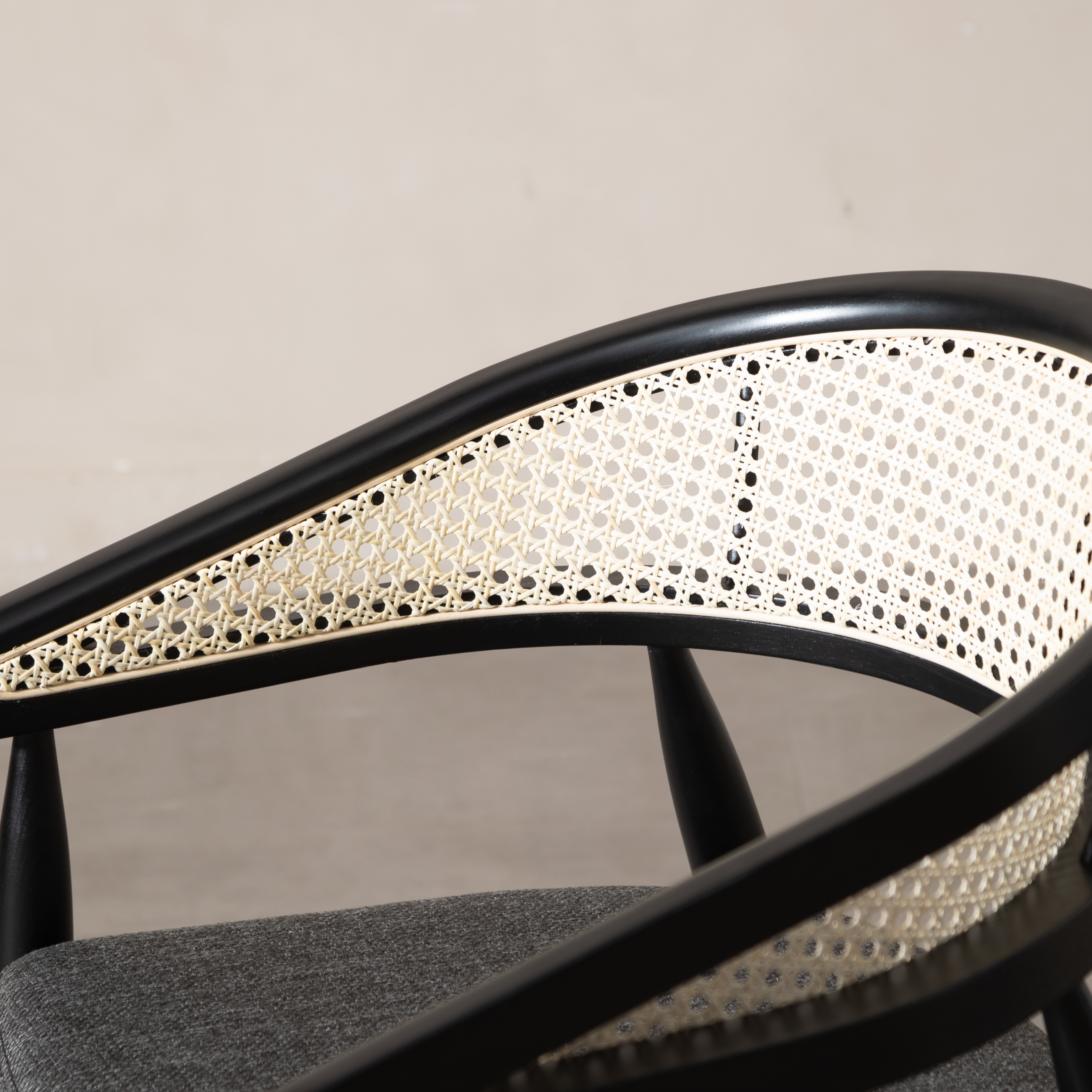 DUIL MASİF AHŞAP HAZERAN SANDALYE SİYAH