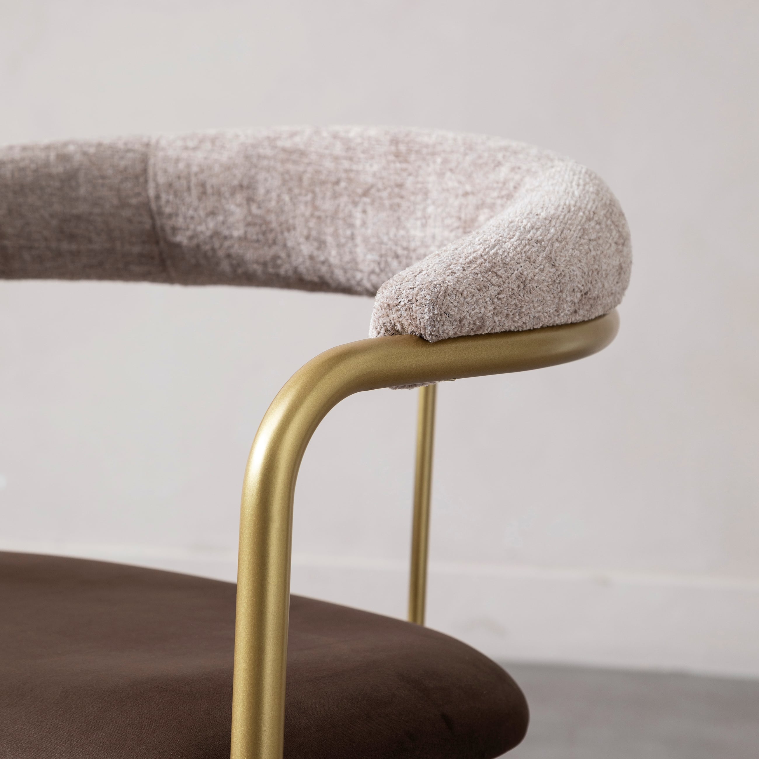 DENY SANDALYE KOYU KAHVE SARI AYAK