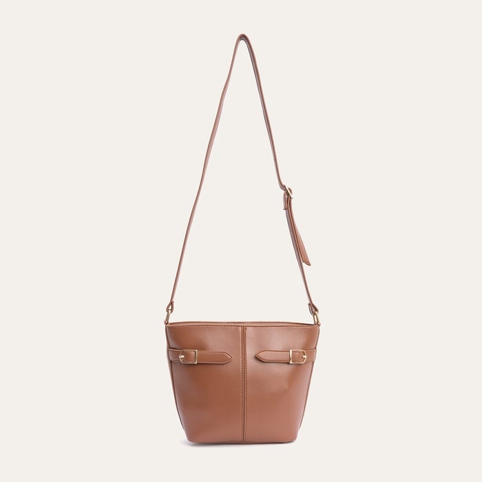 DERİ GÖRÜNÜMLÜ TOKALI OMUZ ÇANTASI