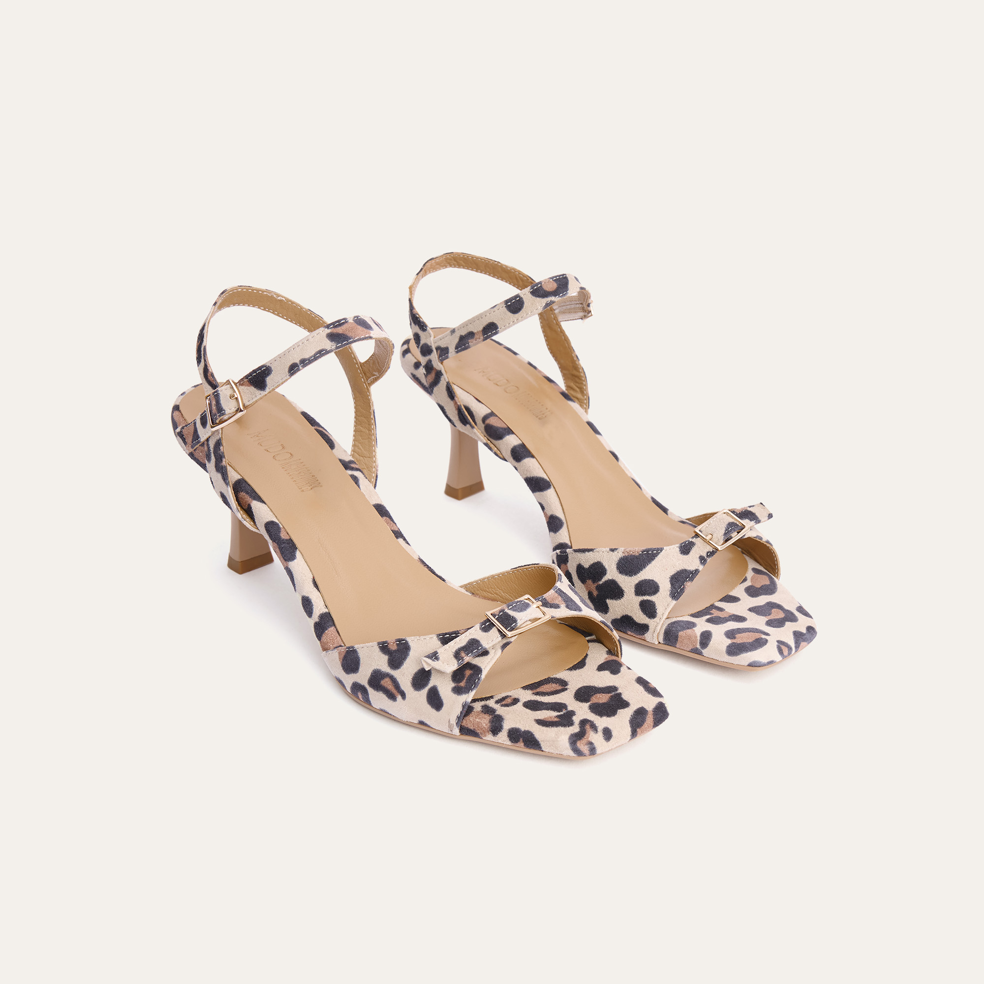 DESENLİ BANTLI SÜET DERİ TOPUKLU AYAKKABI