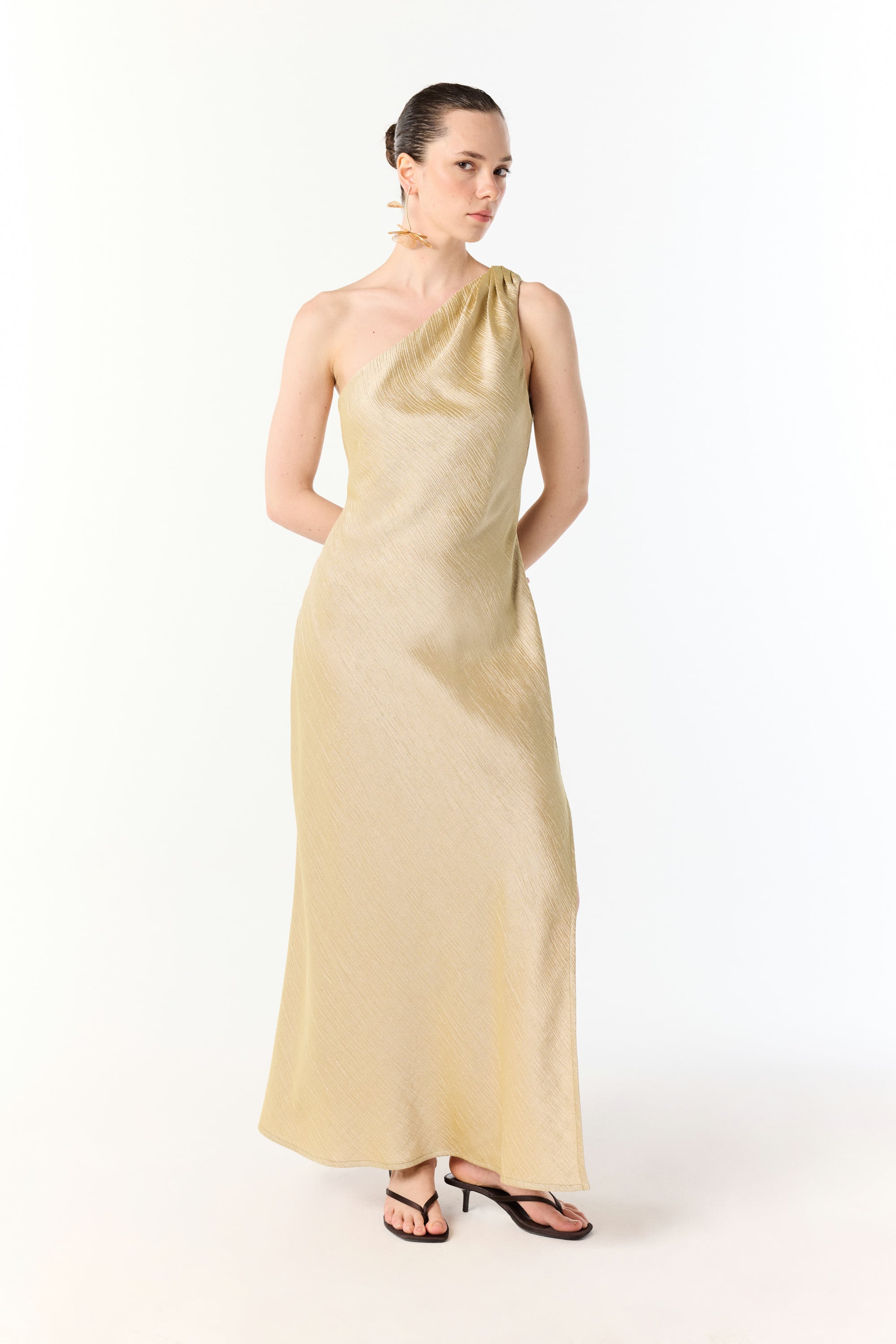 TEK OMUZ YIRTMAÇLI MİDİ ELBİSE