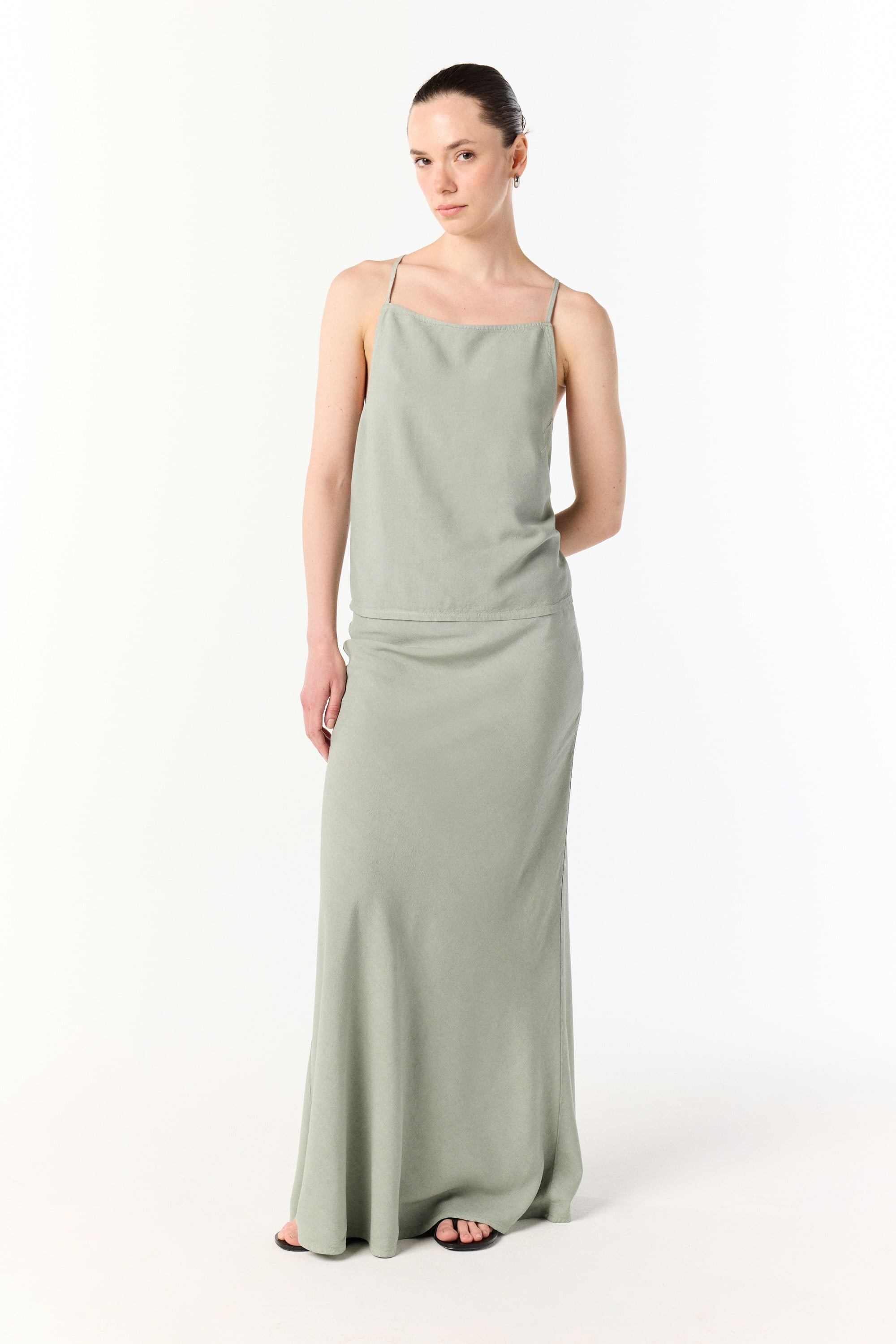 KOLSUZ SIRTI BAĞLAMA DETAYLI BLUZ