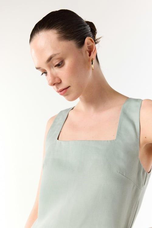  KARE YAKA DÜZ KESİM KETEN UZUN ELBİSE