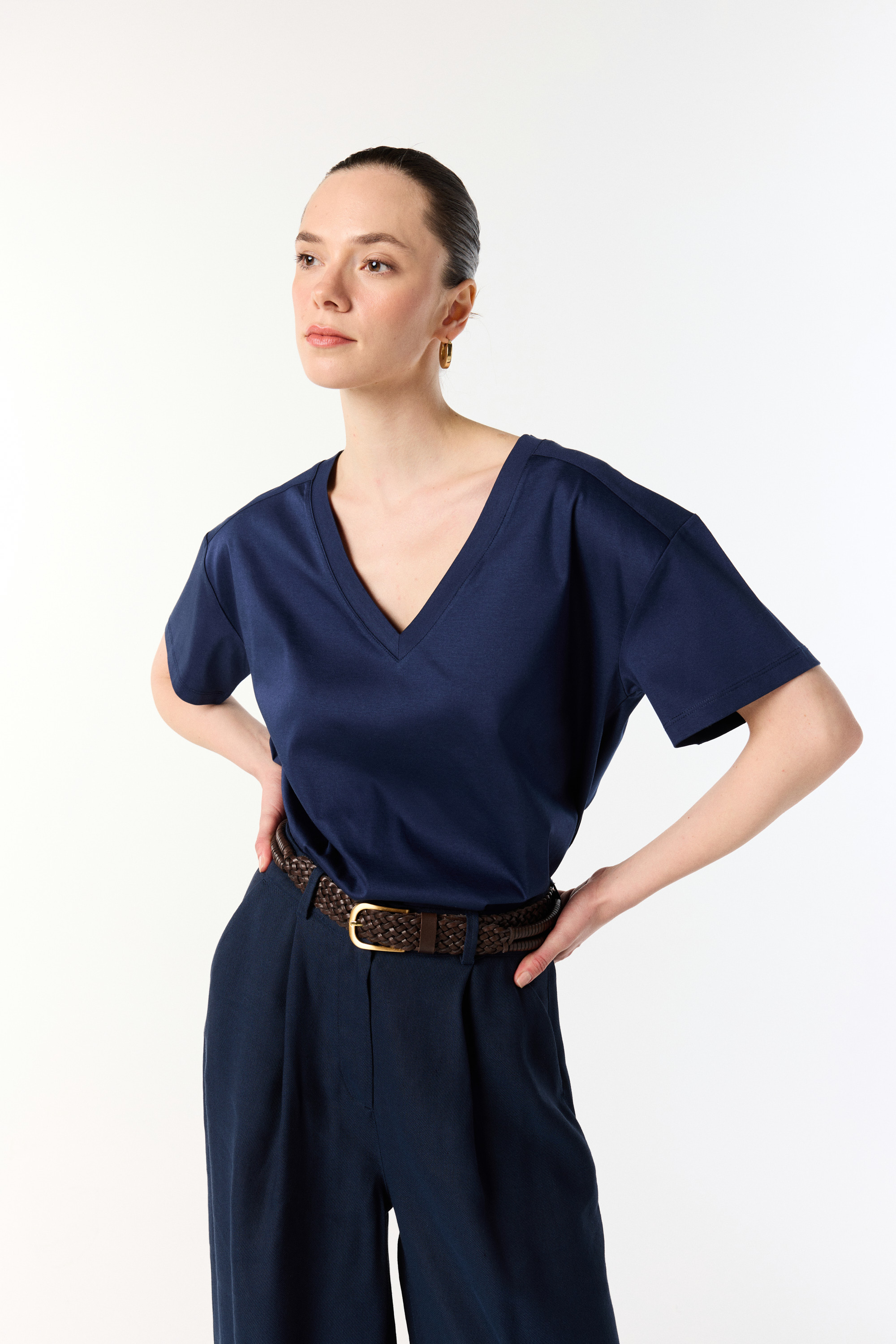 V YAKA KISA KOLLU T-SHIRT